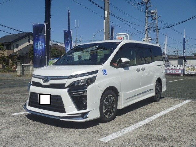 Toyota Voxy 車高調 Edfc取り付け インチアップ トヨタ ヴォクシー 足まわり サスペンション ブレーキ 足まわり サスペンション ブレーキ サスペンションパーツ関連取付 アフターパーツ取り付け事例 コクピット 麻生 お店の得意技紹介