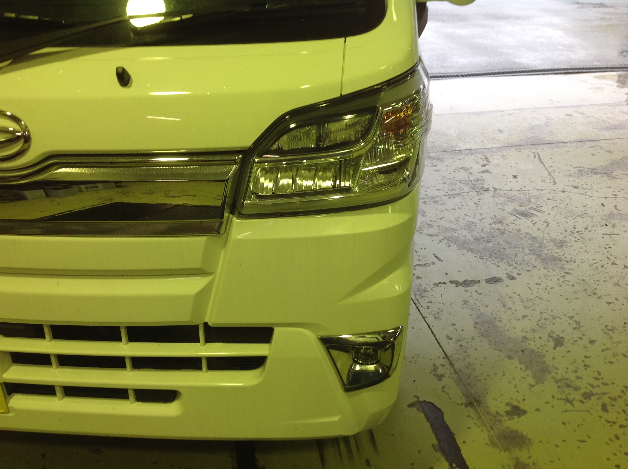 快適 オートライトキット取り付けです ダイハツ ハイゼット Hid Led その他電装系 Hid Led その他電装系 電装系関連パーツ取付 スタッフ日記 コクピット きねいわ 車のカスタマイズにかかわるスタッフより