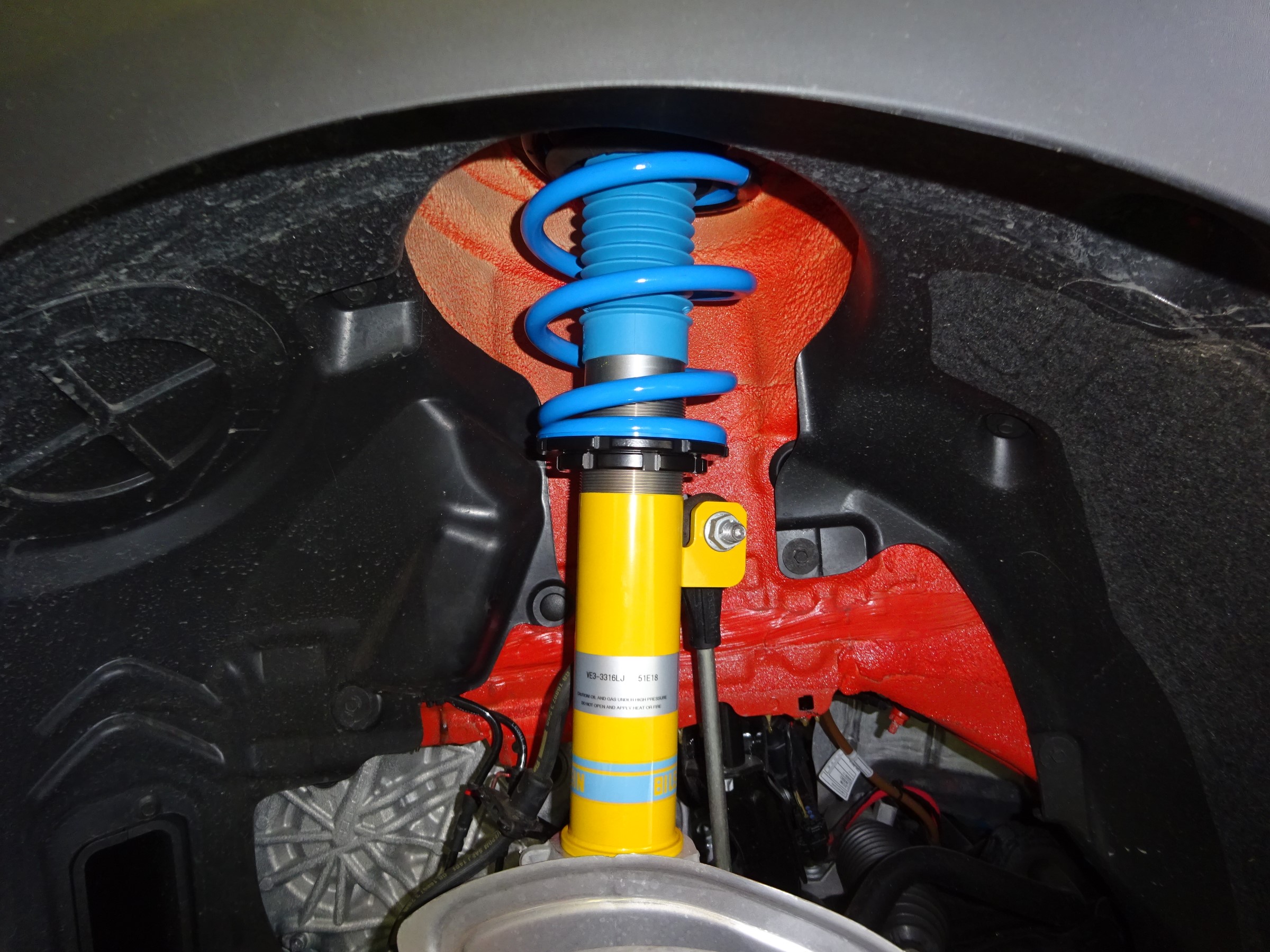 ミニ クーパーs 車高調取り付け ミニ クーパーs 足まわり サスペンション ブレーキ 足まわり サスペンション ブレーキ サスペンションパーツ関連取付 Staff日記 コクピット さつま貝塚 車のカスタマイズにかかわるスタッフより