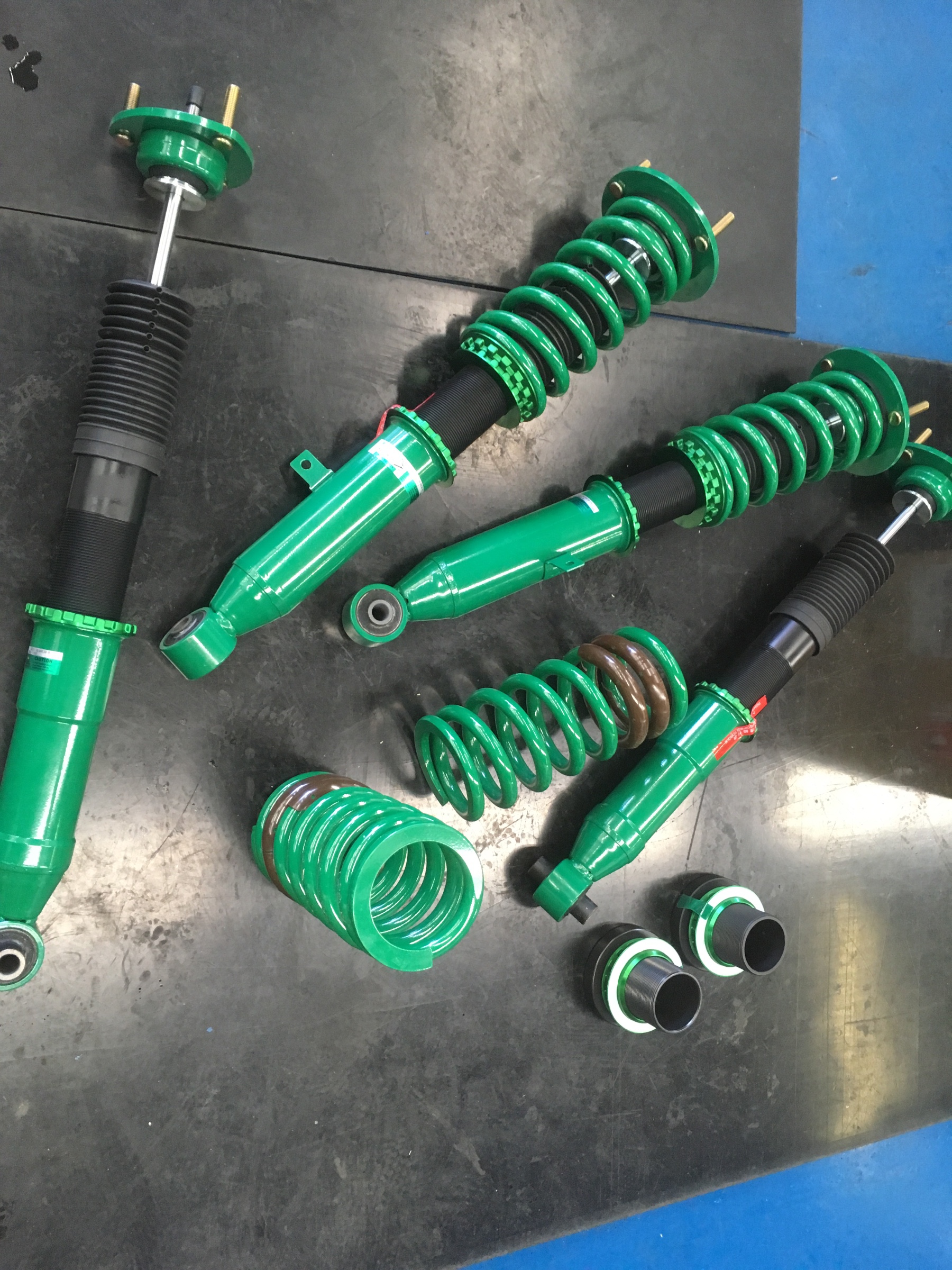 レクサスIS LUSH車高調 IS350 ラッシュ フルタップ式 車高調 クラウン