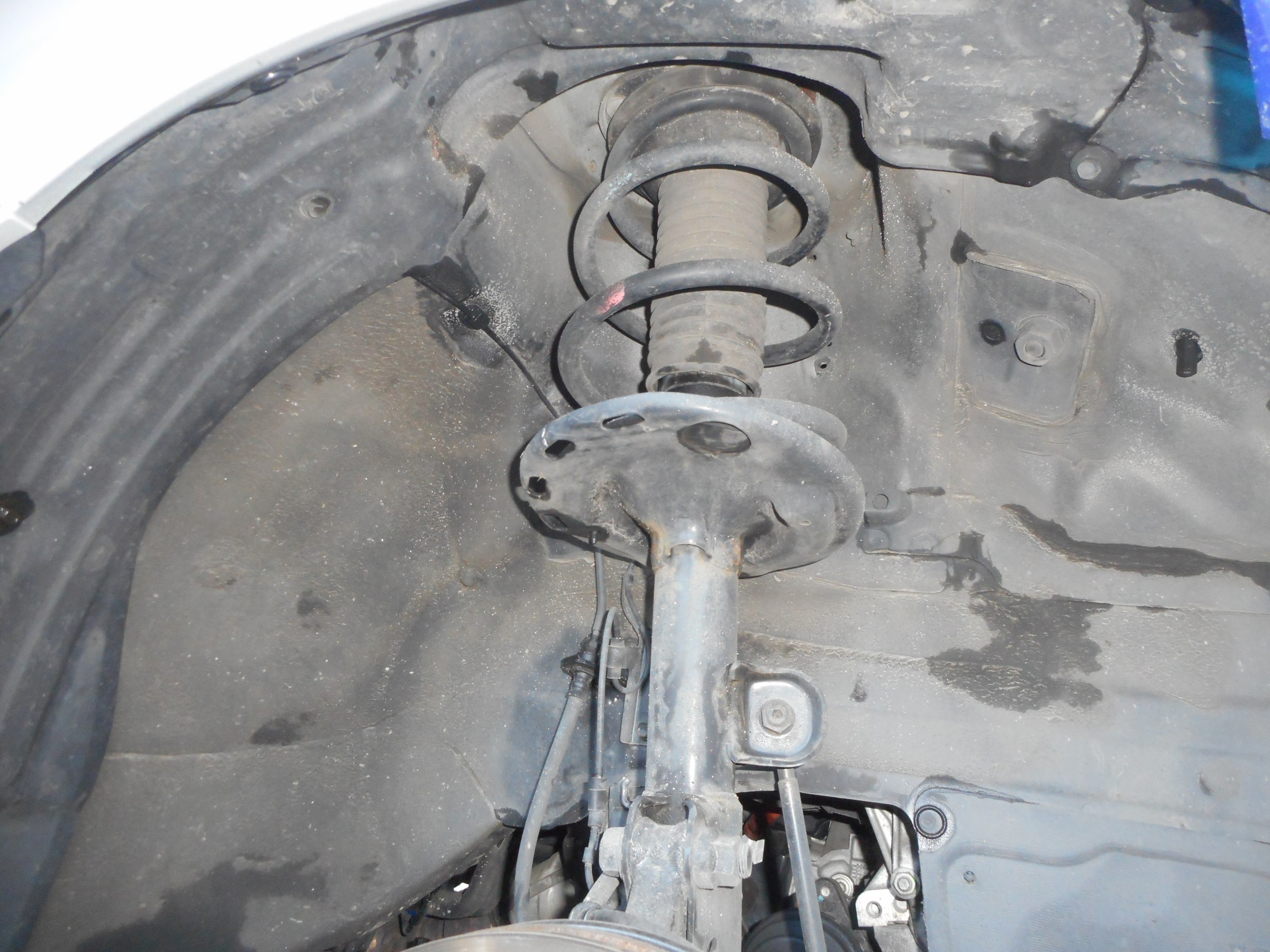 エスティマハイブリッド AHR20W ショック交換 | トヨタ エスティマ 足