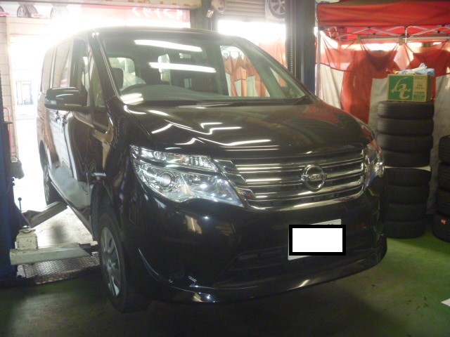 Nissan セレナ タイヤ アルミホイール交換 日産 セレナ ホイール タイヤ タイヤ ホイール交換 店舗日記 コクピット 麻生 車のカスタマイズにかかわるスタッフより