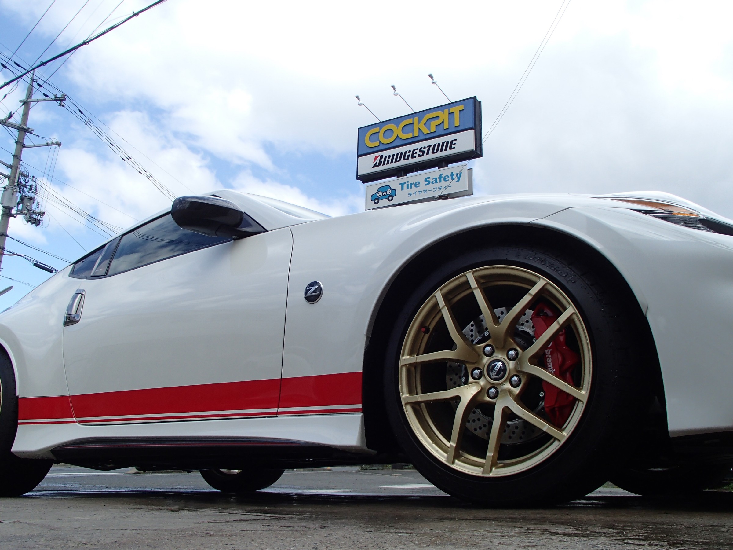 日産 フェアレディz34 ニスモ サイドカッティング 日産 フェアレディz エクステリア Kameoka Diary コクピット 亀岡 車のカスタマイズにかかわるスタッフより