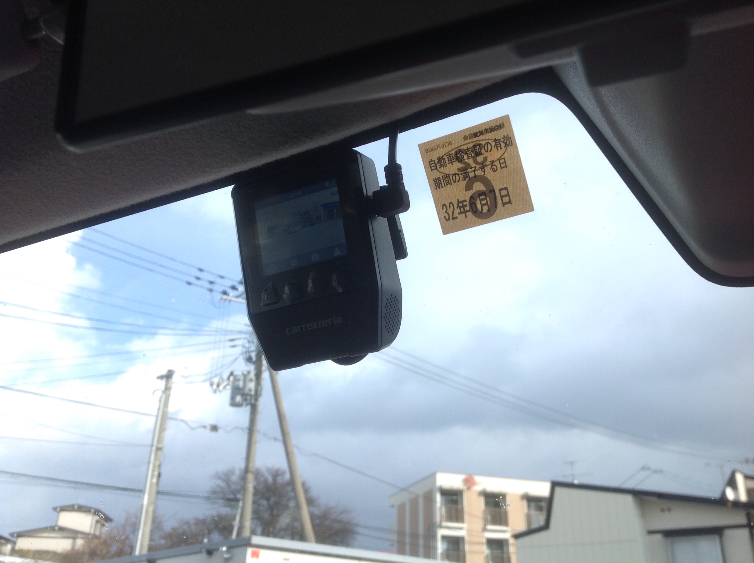 コンパクトにスッキリ！1カメラのドライブレコーダー carrozzeria