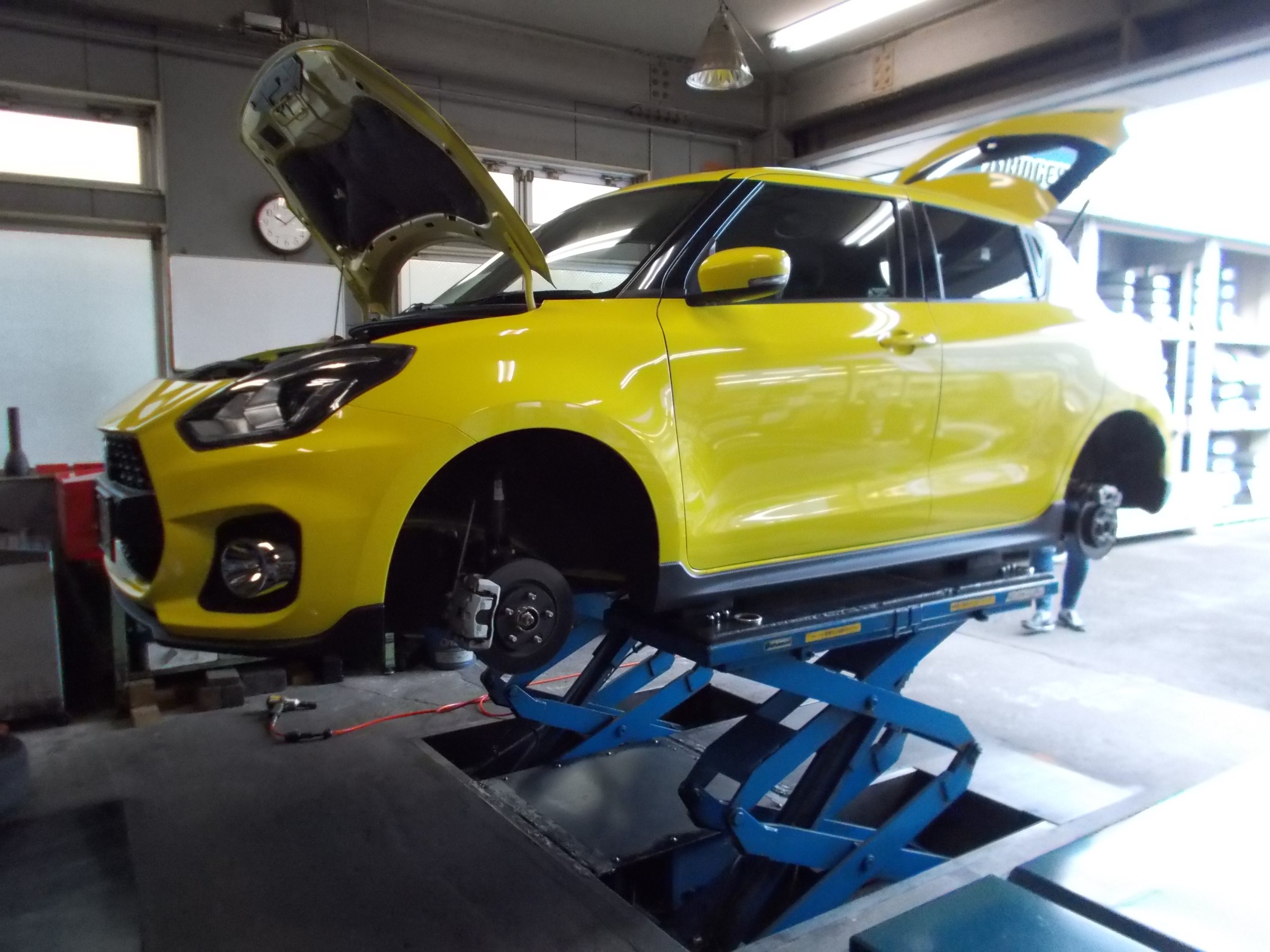 スイフトスポーツ テイン製車高調「FLEX-Z」装着＆アライメント作業