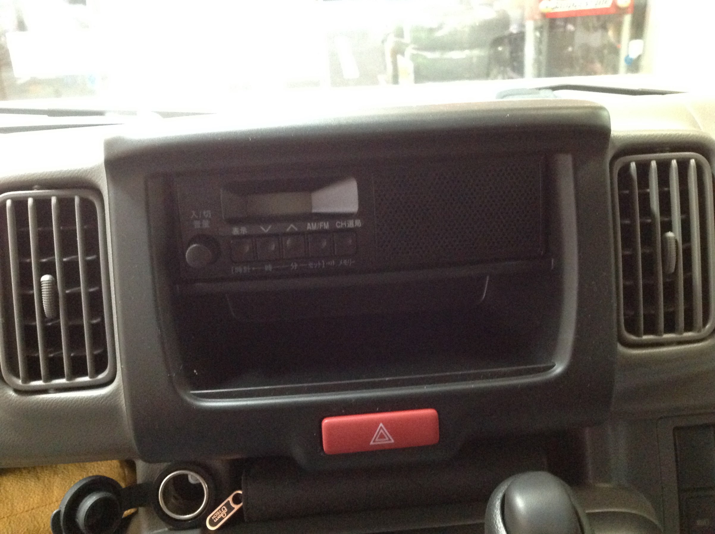 新車２台にナビ装着です トヨタ ピクシスメガ Av カーナビ ドライブレコーダー Etc Av カーナビ ドライブレコーダー Etc ナビゲーション取付 スタッフ日記 コクピット きねいわ 車のカスタマイズにかかわるスタッフより