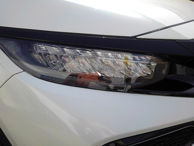 FK7 シビックをライトチュ～ン！ | ホンダ シビック HID・LED（その他電装系） | スタッフ日記 | コクピット 107 |  車のカスタマイズにかかわるスタッフより