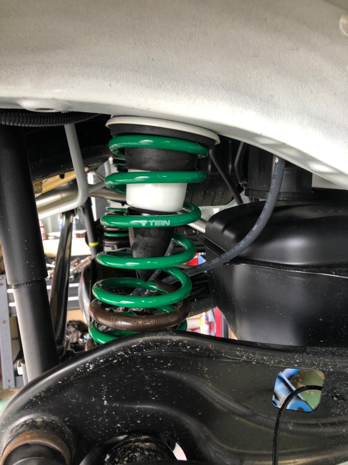 本日のダウンサス取り付け！NV100クリッパーリオ | 日産