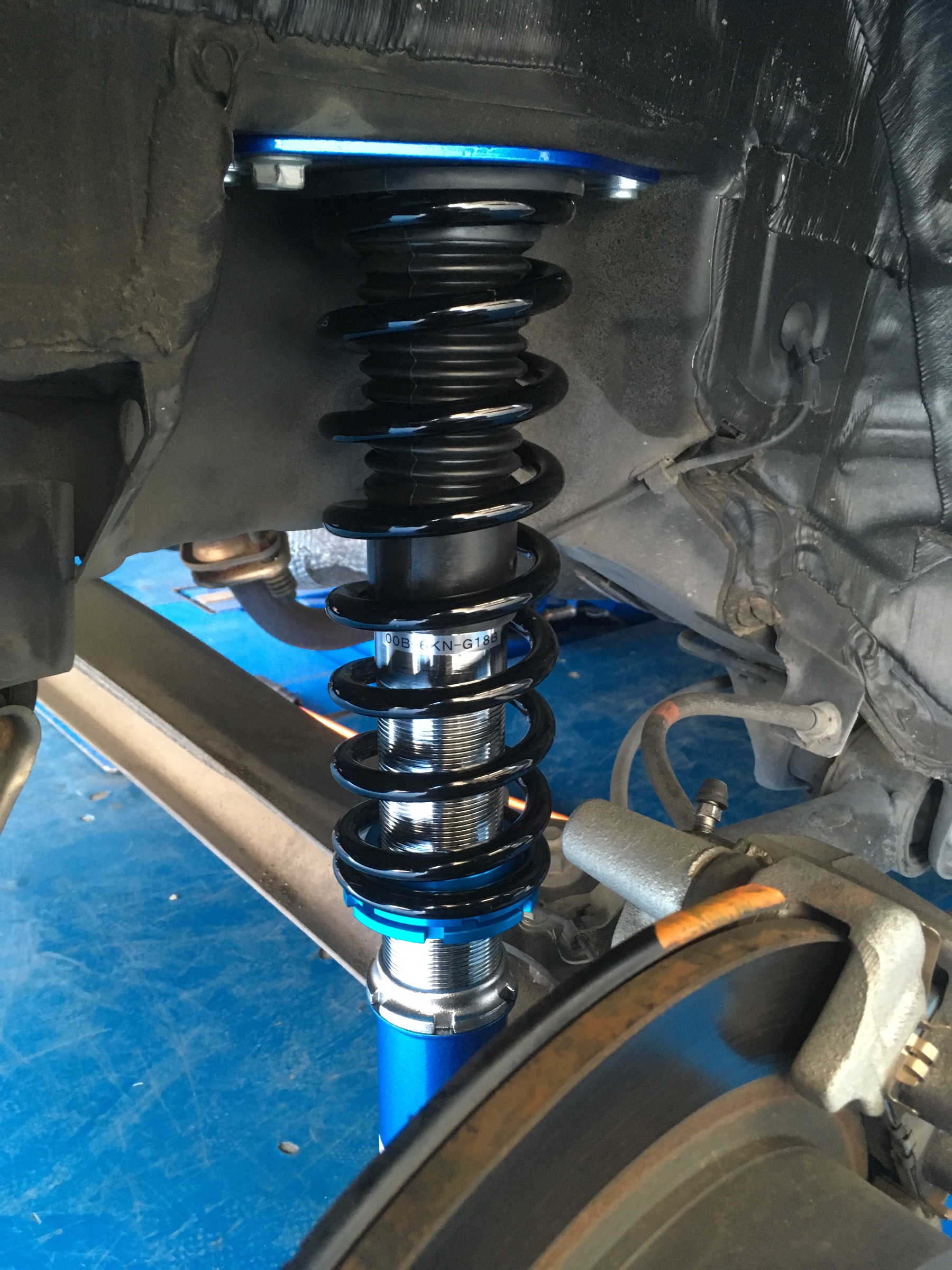 20系ウィッシュに車高調取り付け | トヨタ ウィッシュ