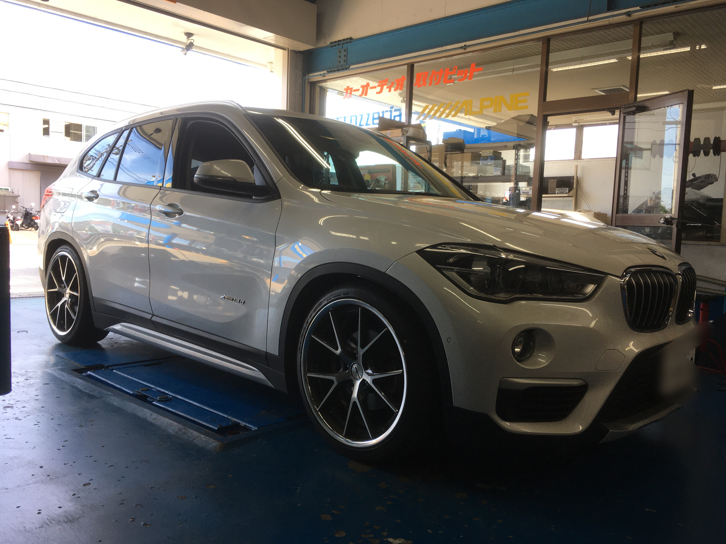 Bmw X1に車高調取り付け カスタマイズ日記 コクピット 相模原 車のカスタマイズにかかわるスタッフより