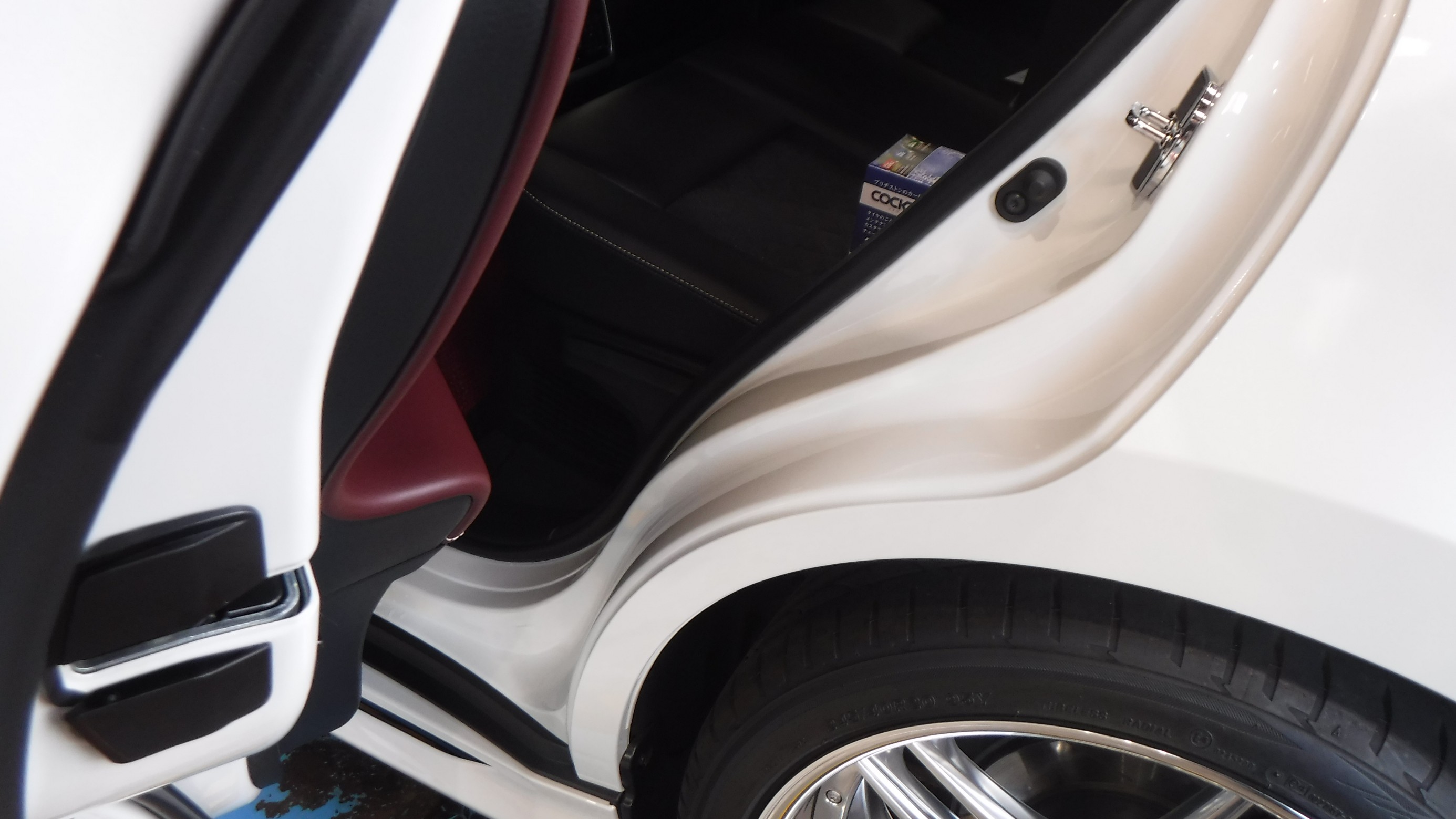 Trd ドアスタビライザー 鍛造チタニウム ライセンスボルト取付 トヨタ ハリアー Zsu65w トヨタ ハリアー エクステリア Feel Book スタイルコクピット フィール 車のカスタマイズにかかわるスタッフより