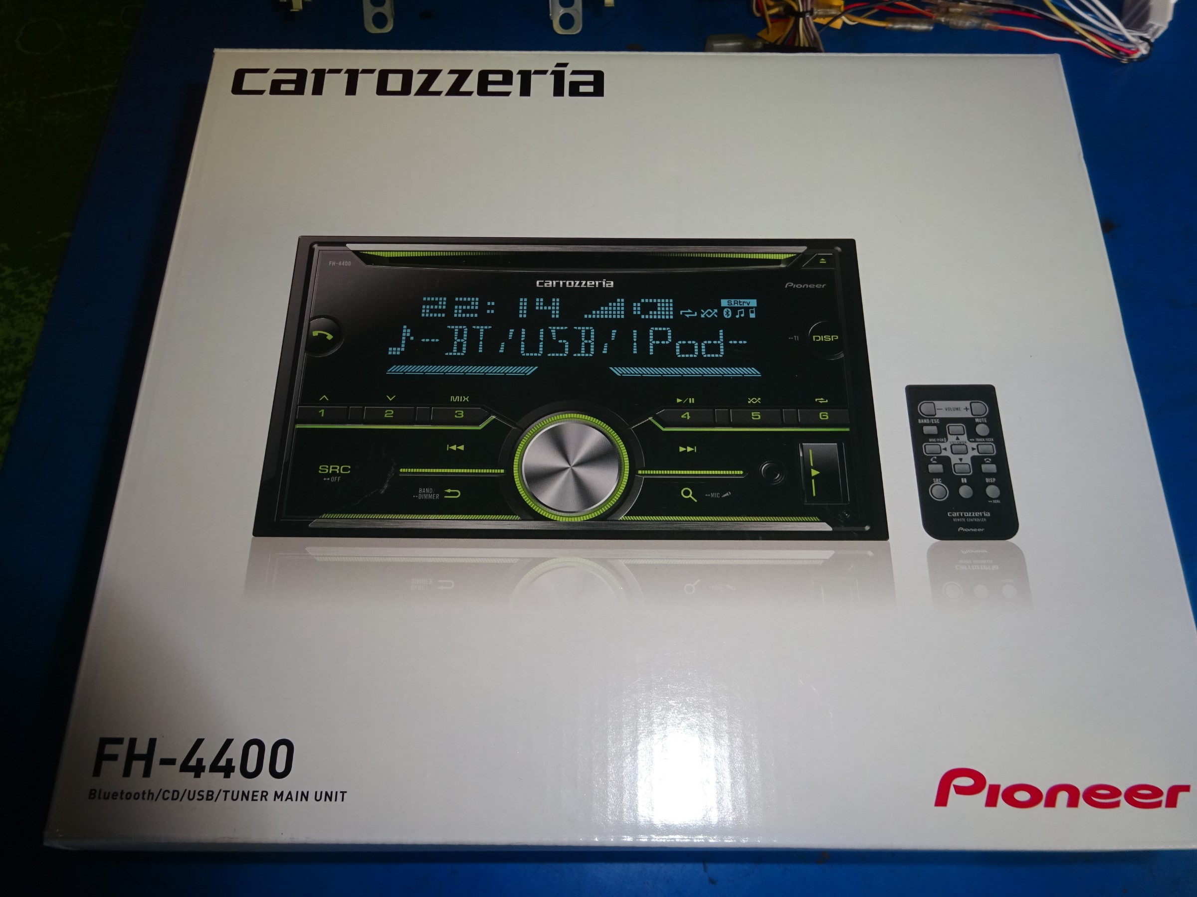 カーステレオも進化してますね トヨタ カローラフィールダー Av カーナビ ドライブレコーダー Etc Av カーナビ ドライブレコーダー Etc オーディオ取付 Staff日記 コクピット さつま貝塚 車 のカスタマイズにかかわるスタッフより