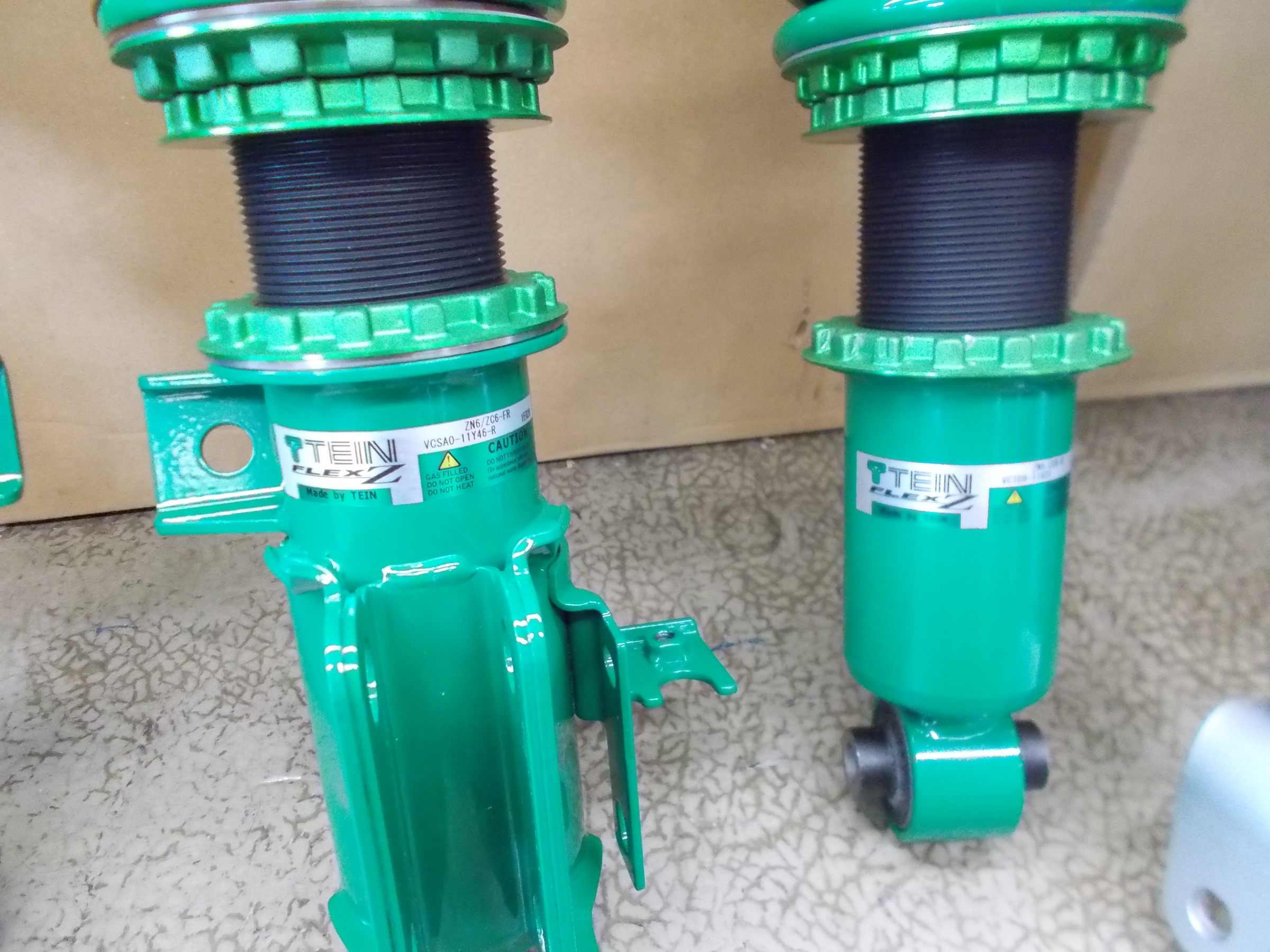 86 テイン製車高調「FLEX-Z」装着＆アライメント作業。 | トヨタ 86