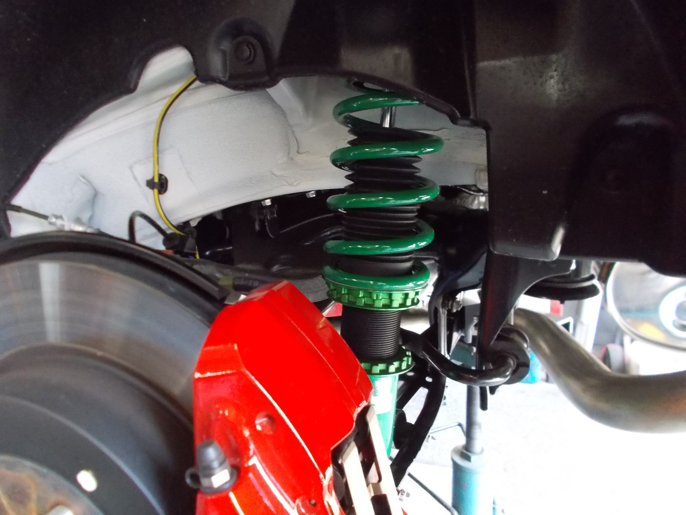 86 テイン製車高調「FLEX-Z」装着＆アライメント作業。 | トヨタ 86