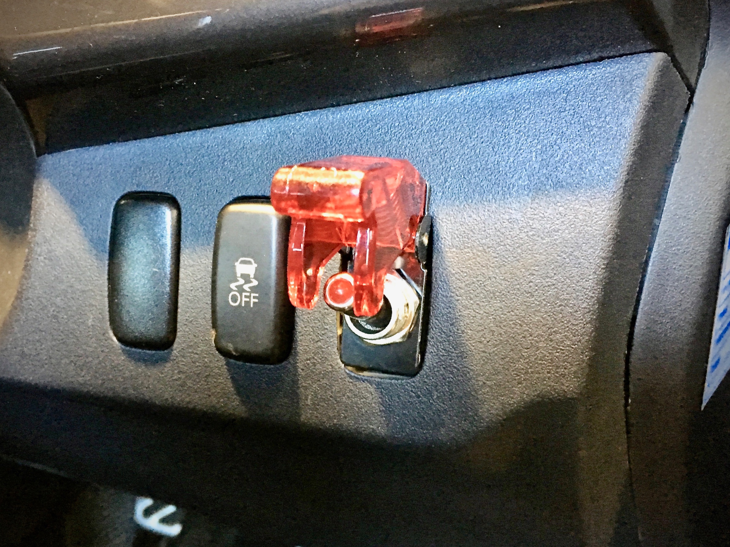 Missile Switch ミサイルスイッチ メモらんだむ コクピット 福島 車のカスタマイズにかかわるスタッフより