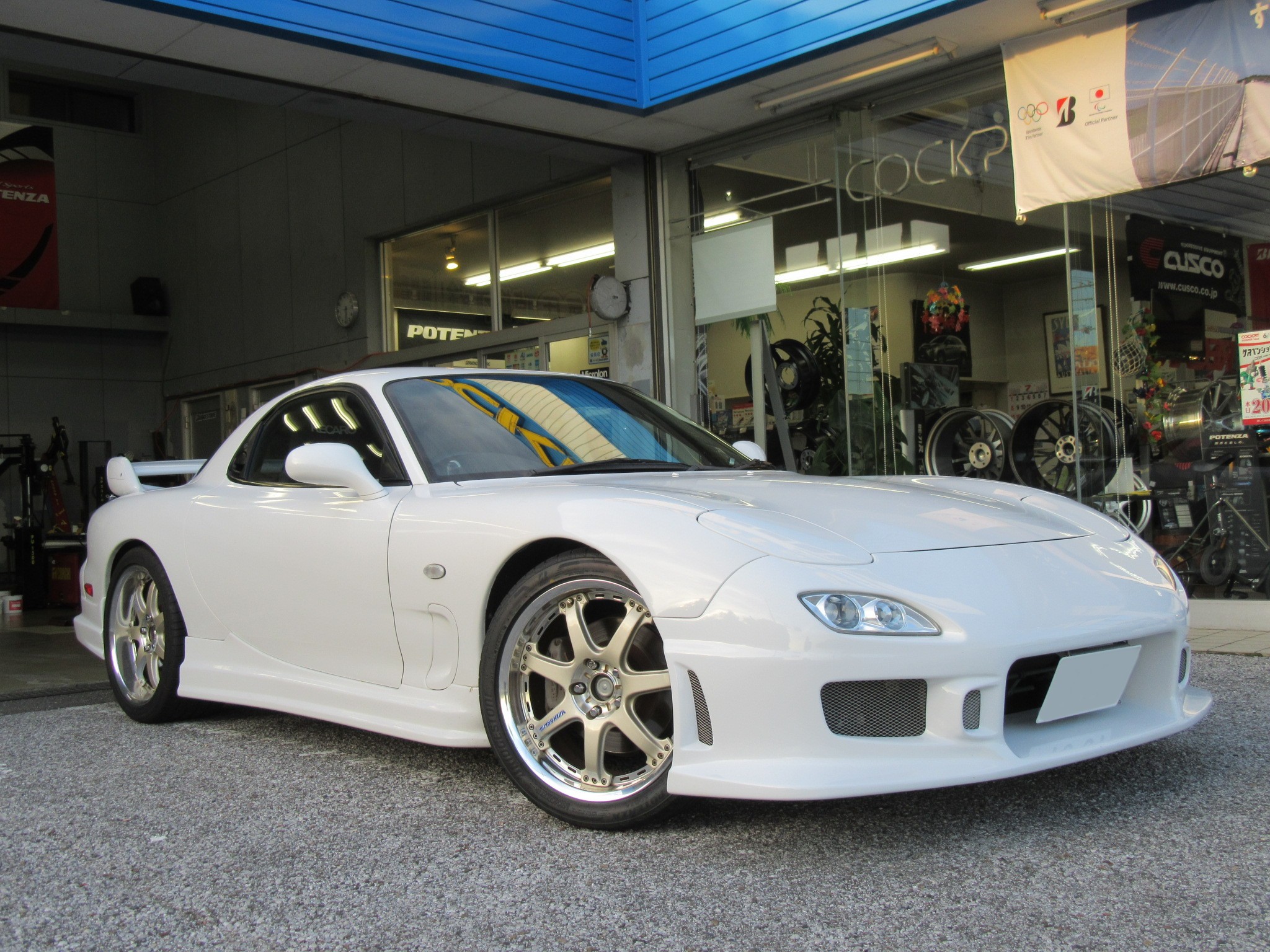 奇跡の輝きを放つ名車 C West Rx 7 Fd3s オーナーズカーインデックス カスタマイズカー紹介 コクピット 55 お客さまの車高調 ドレスアップ カスタマイズなど加工取付事例車両の紹介