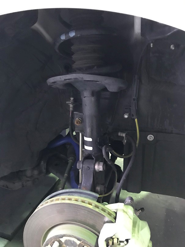 エスクァイア 車高調 TEIN FLEX-Z 取り付け | トヨタ