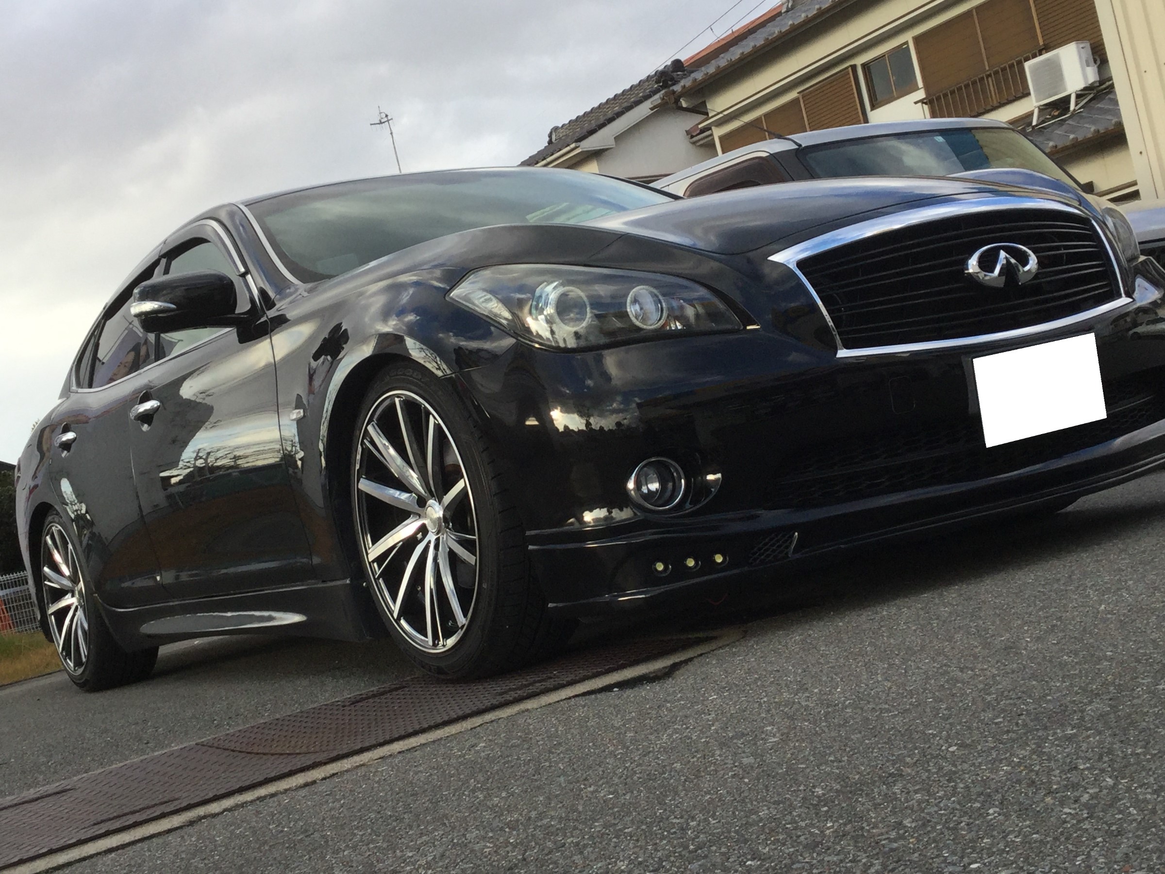 日産 フーガ TEIN車高調＆EDFCのお取り付け！！ | スタッフ日記