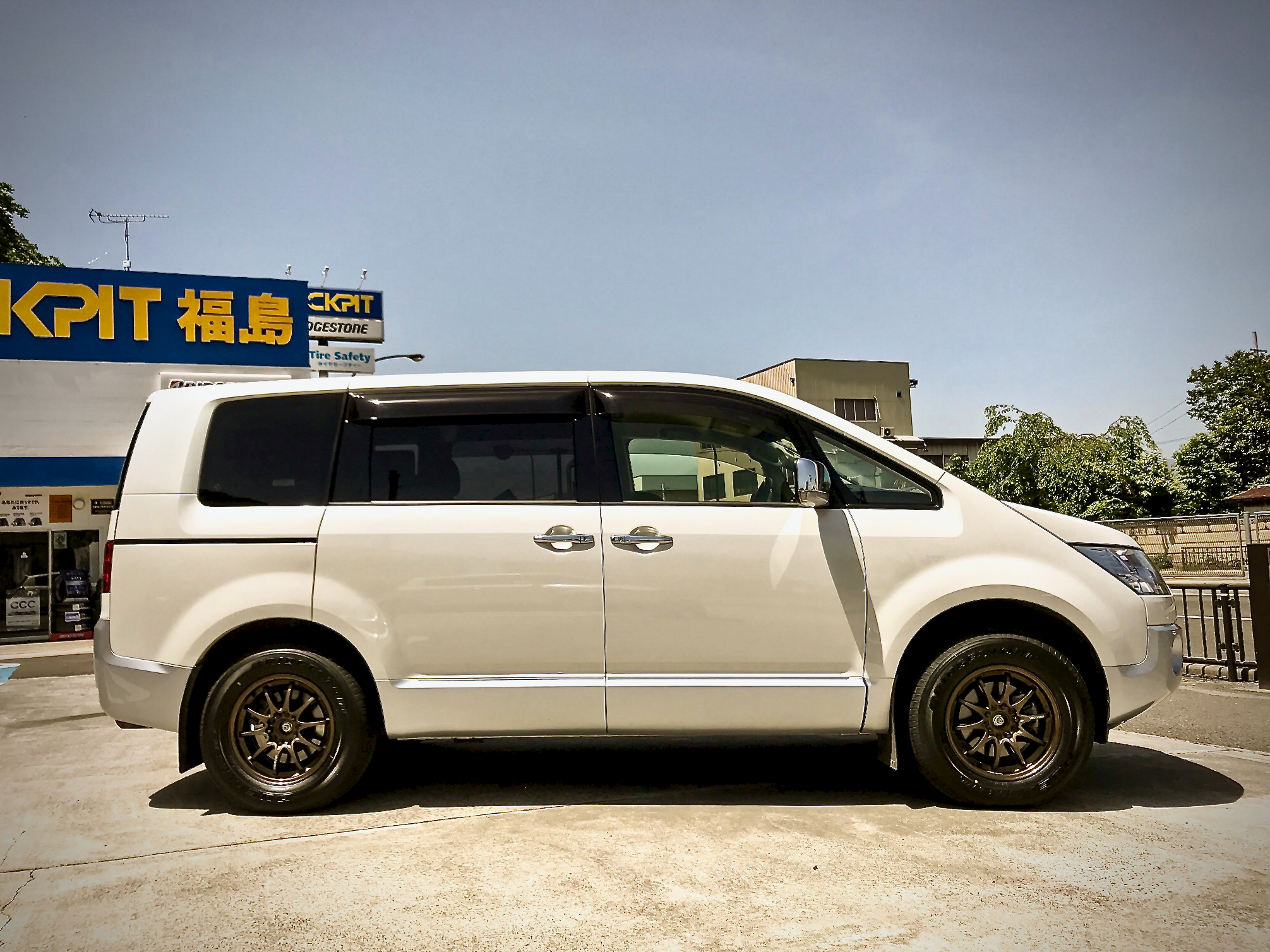 デリカd5 後期純正ホイール 225/60R18 トーヨータイヤ OPEN COUNTRY(オープンカントリー) R/T
