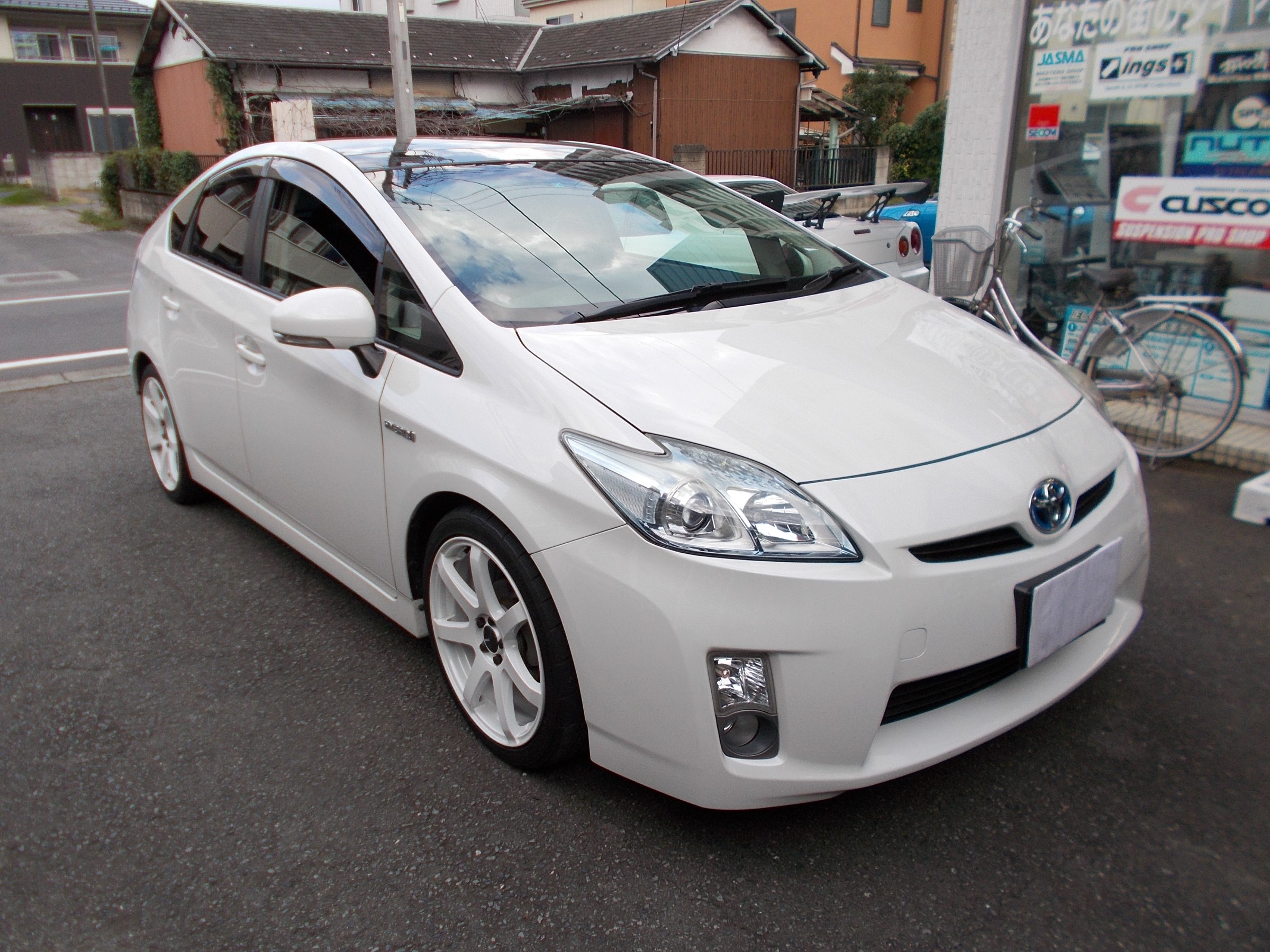 プリウス プロドライブ製鍛造アルミホイール「GC-012L」装着