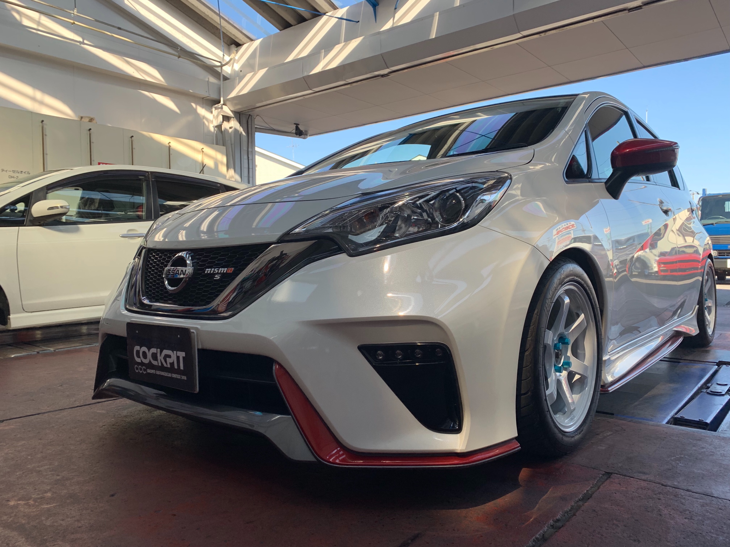 Nissan Note Nismo S He12 エンジンオイル ブレーキパッド交換 日産 ノートnismo S 足まわり サスペンション ブレーキ 足まわり サスペンション ブレーキ ブレーキ関係交換 取付 スタッフ 日記 コクピット 荒井 車のカスタマイズにかかわる