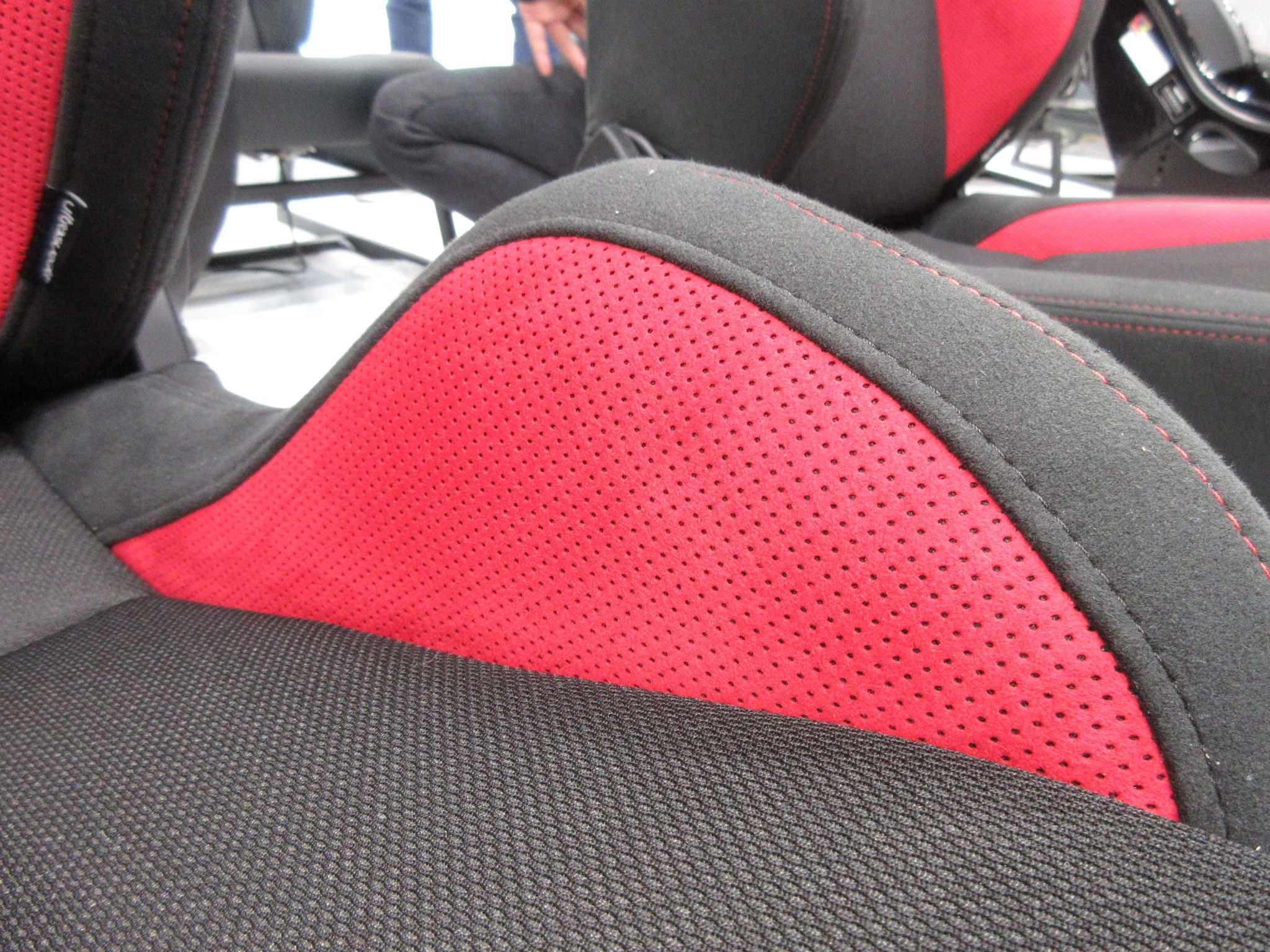 限定シートがメッチャ気になる 19東京オートサロン Recaro レカロ 編 店長アサコのブログ コクピット 55 車 のカスタマイズにかかわるスタッフより