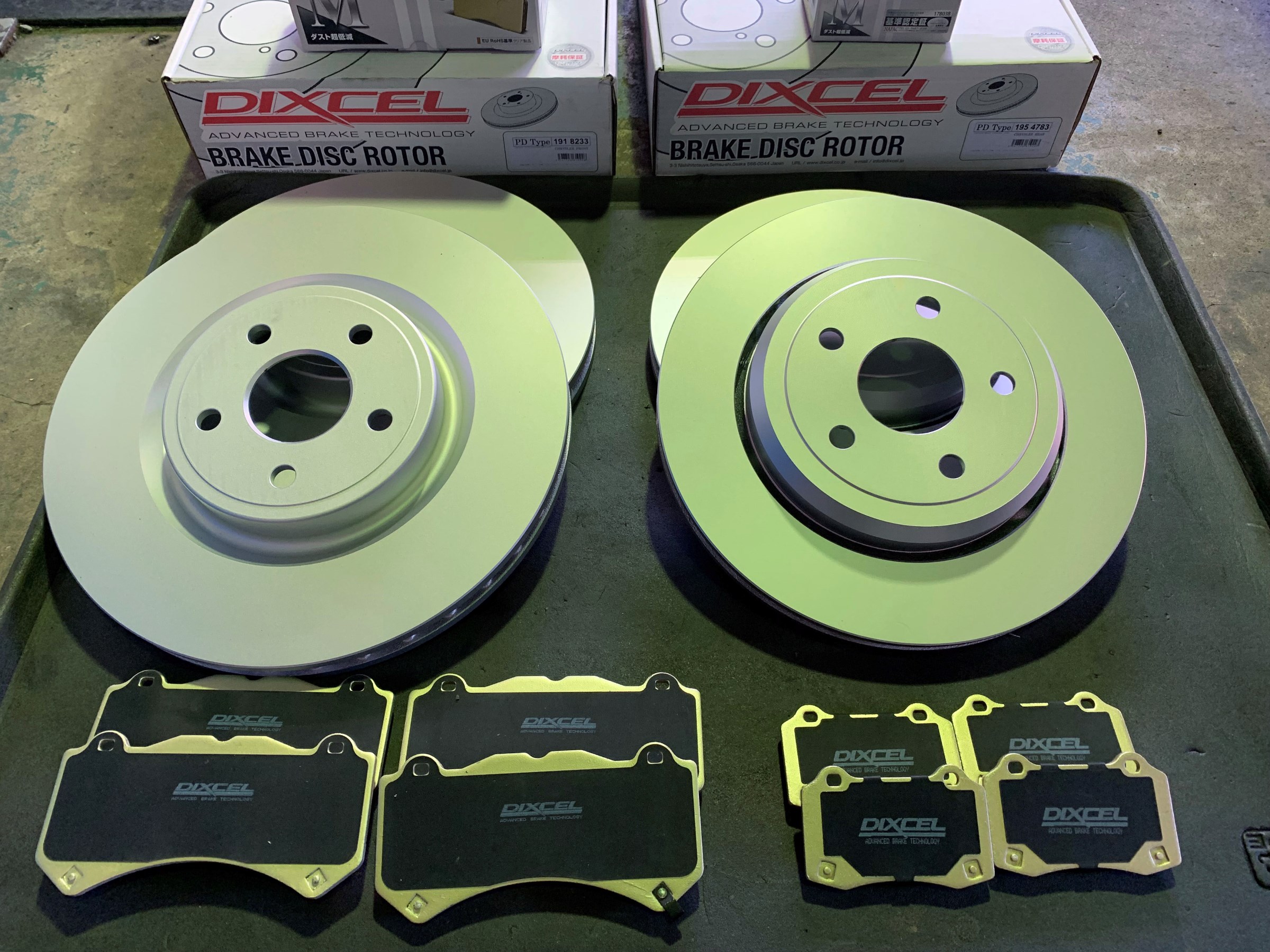 グランドチェロキーsrt8 Dixcel ブレーキ ローター パッド 交換