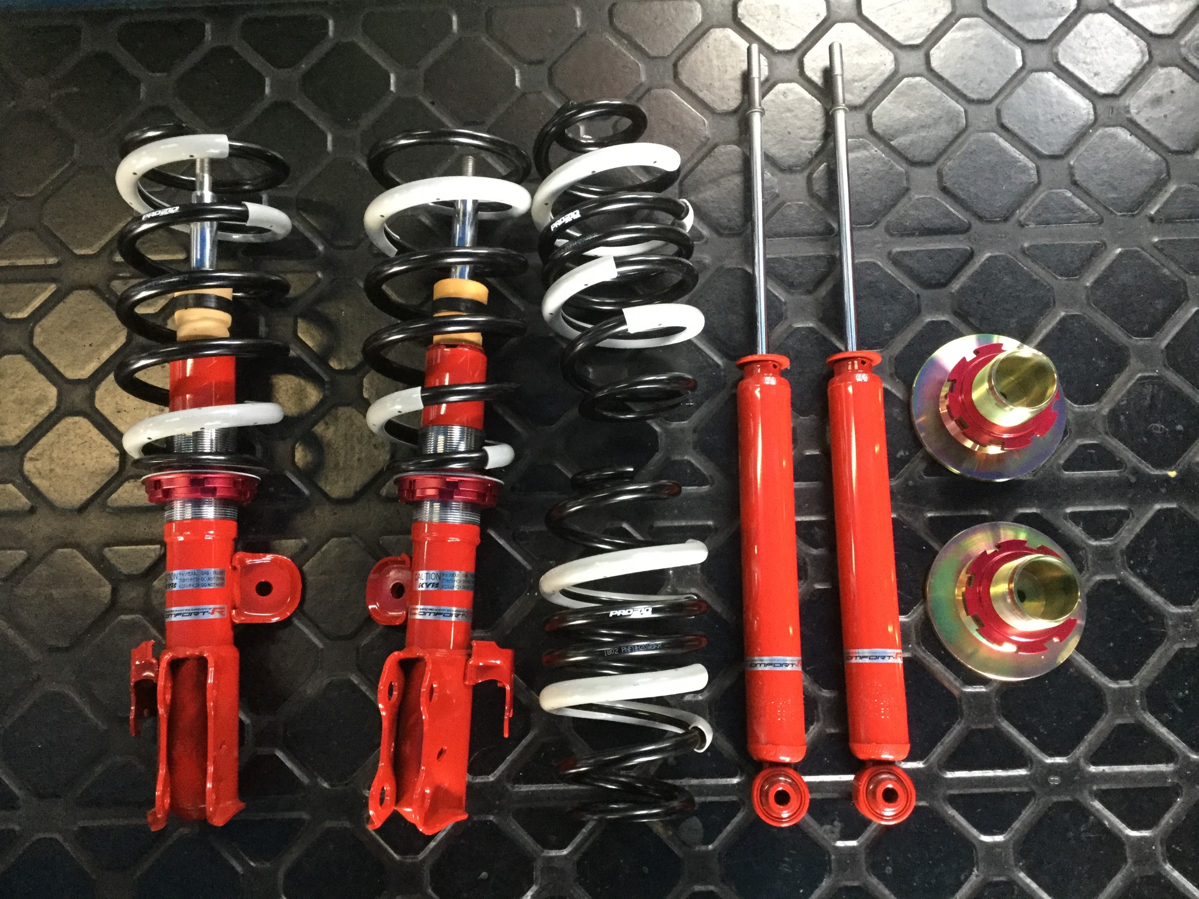 トヨタ ヴェルファイア【タナベ サステック プロCRキット】お取り付け