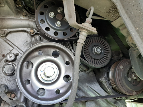 三菱アイのメンテナンス 三菱 I アイ メンテナンス オイル バッテリー他 メンテナンス オイル バッテリー他 バッテリー交換 スタッフ日記 コクピット コジマ 車のカスタマイズにかかわるスタッフより