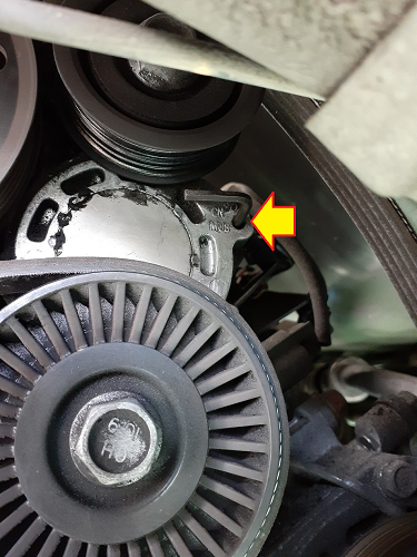 三菱アイのメンテナンス 三菱 I アイ メンテナンス オイル バッテリー他 メンテナンス オイル バッテリー他 バッテリー交換 スタッフ日記 コクピット コジマ 車のカスタマイズにかかわるスタッフより