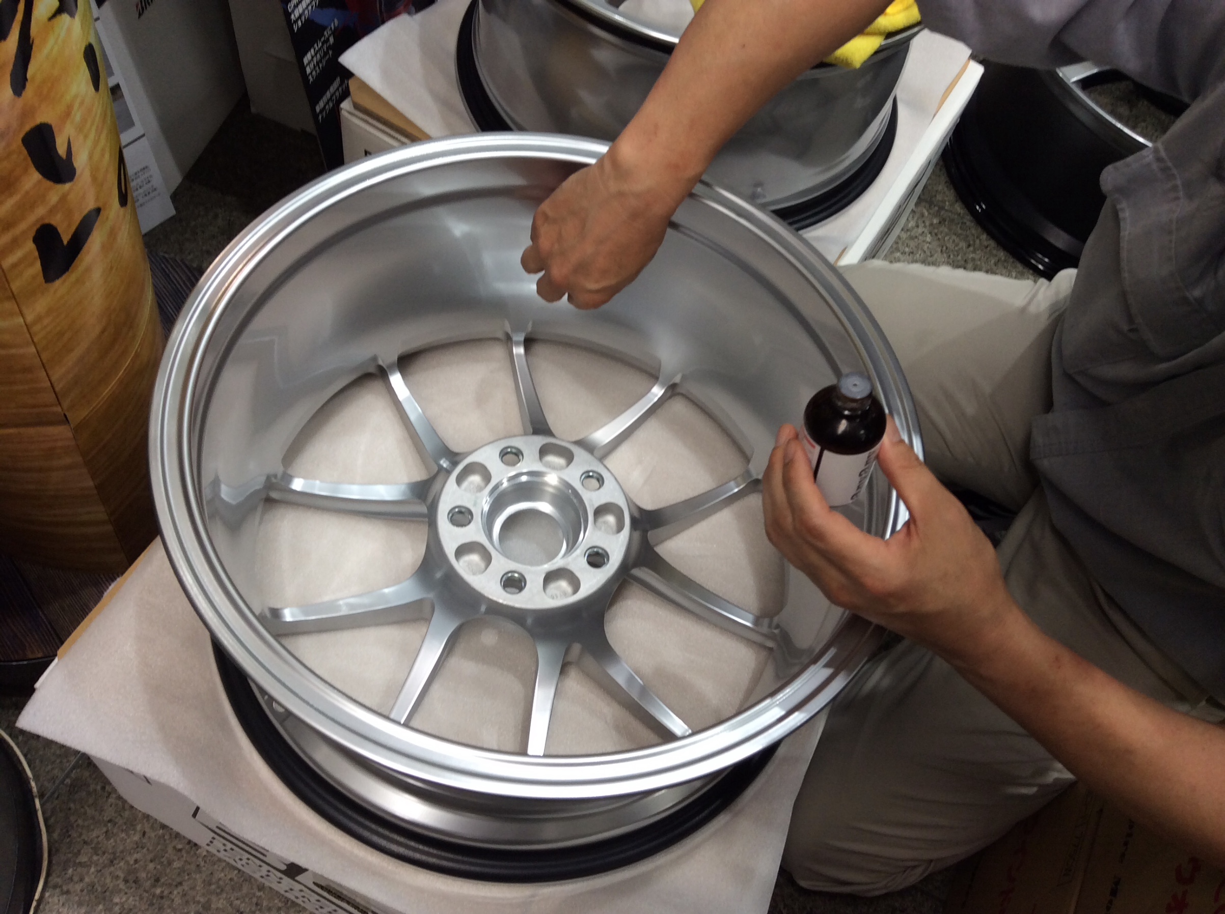 アルミホイールのメンテナンス イロイロ ホイール スタッフ日記 コクピット モリオカ 車のカスタマイズにかかわるスタッフより