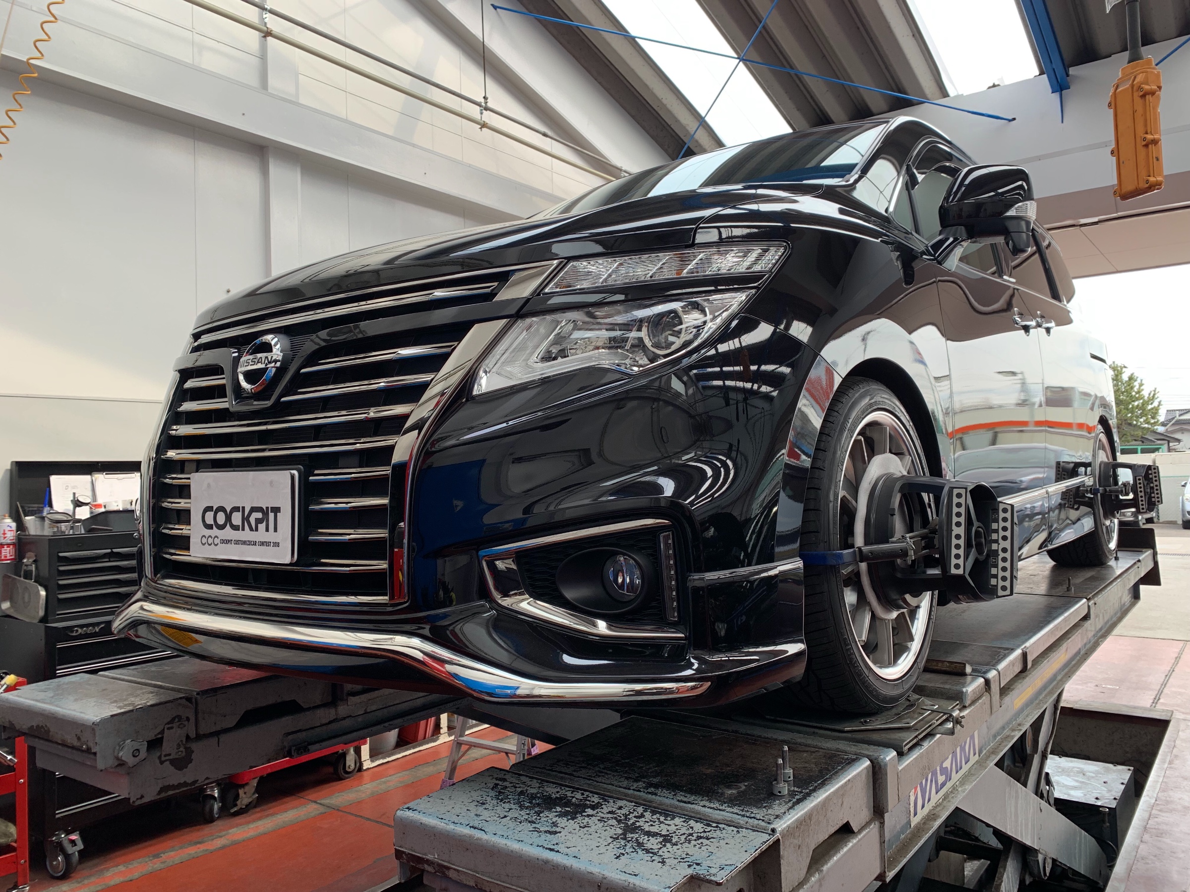 ◇NISSAN ELGRAND [E52] 1G締付け＆4輪アライメント◇ | 日産