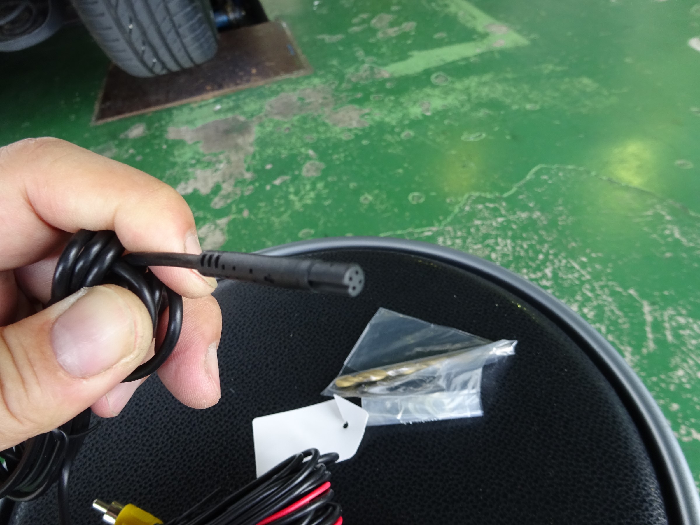 ザ ビートルにバックカメラを取り付け フォルクスワーゲン ザ ビートル Av カーナビ ドライブレコーダー Etc Av カーナビ ドライブレコーダー Etc オーディオ取付 Staff日記 コクピット さつま貝塚 車のカスタマイズにかかわるスタッフより