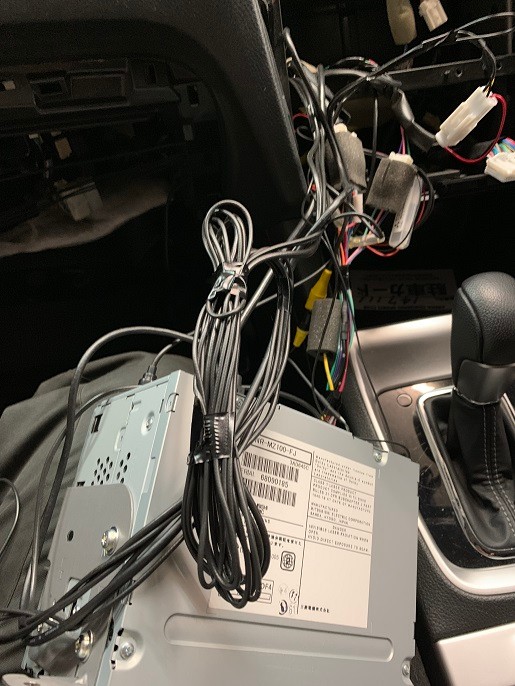 レヴォーグの地デジ受信を改善 スバル レヴォーグ Av カーナビ ドライブレコーダー Etc Av カーナビ ドライブレコーダー Etc ナビゲーション取付 Av用品取り付け作業事例 コクピット 麻生 お店の取付加工事例紹介