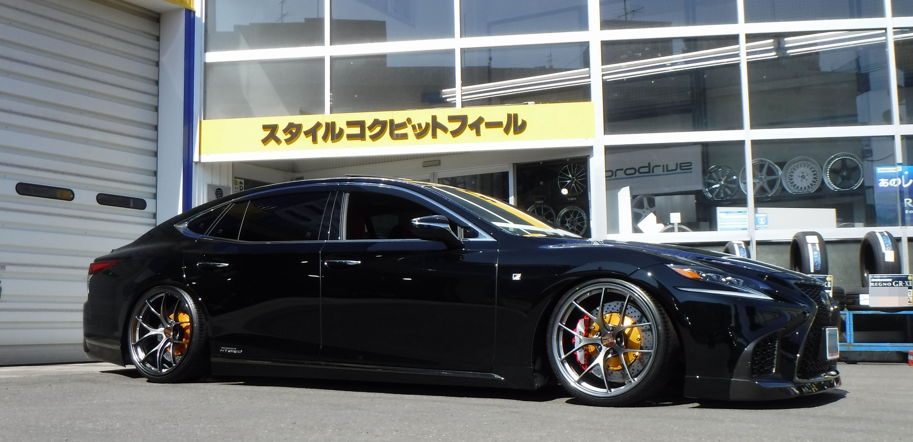 LEXUS LS500h F SPORT GVF50 + BBS RI-D (DB) と 4輪