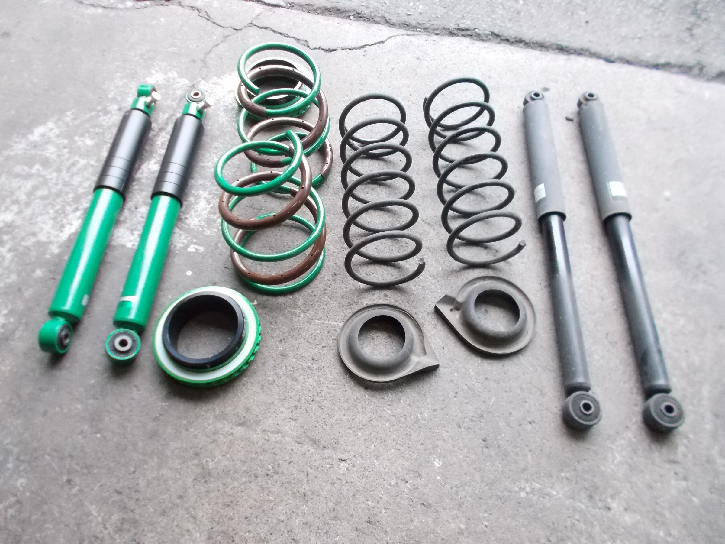 エッセ テイン製の車高調「FLEX-Z」装着＆アライメント作業