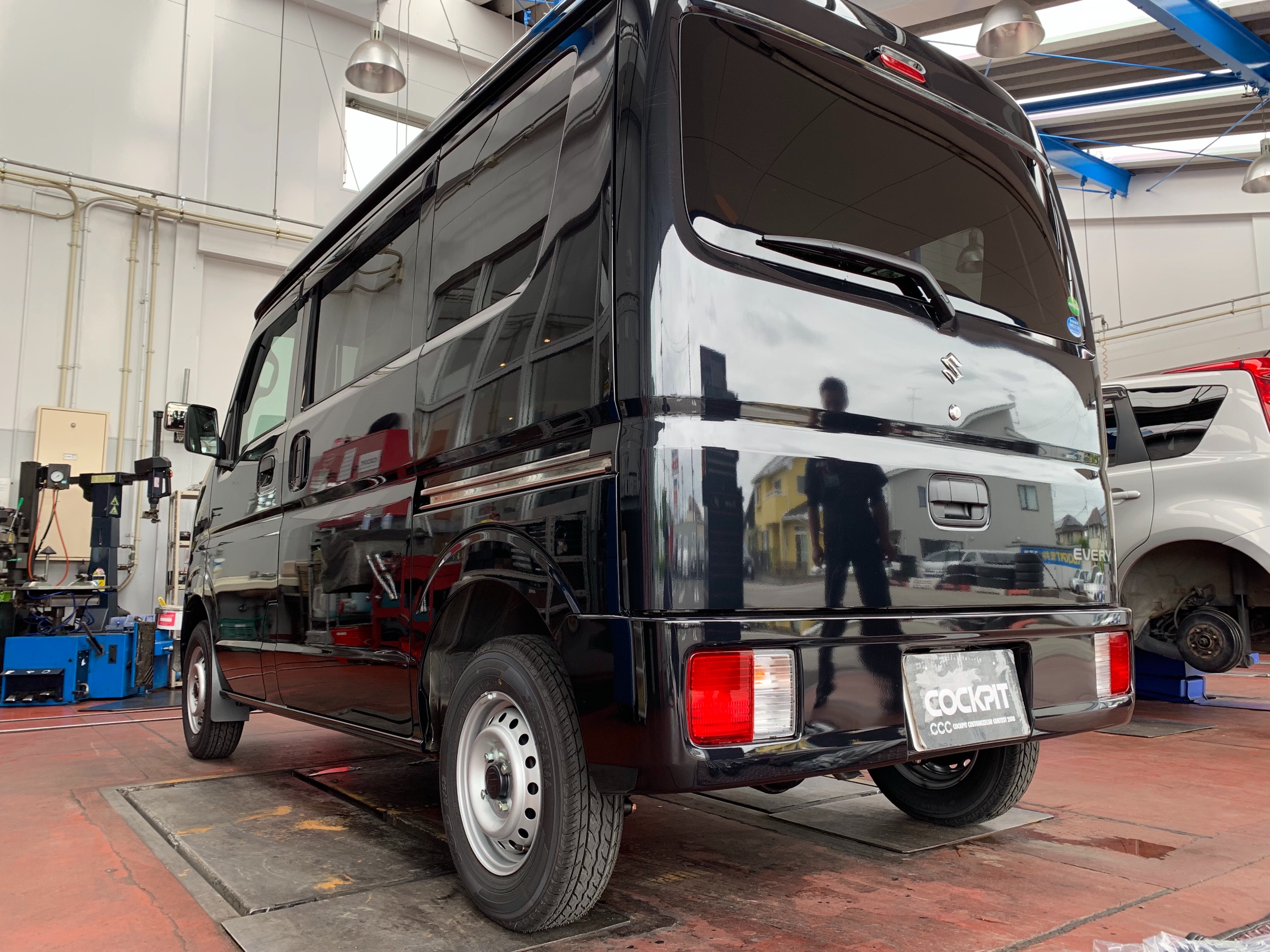 ◇SUZUKI EVERY [DA17V] ルーフキャリア取付◇ | スズキ エブリイバン | スタッフ 日記 | コクピット 荒井 | 車 のカスタマイズにかかわるスタッフより