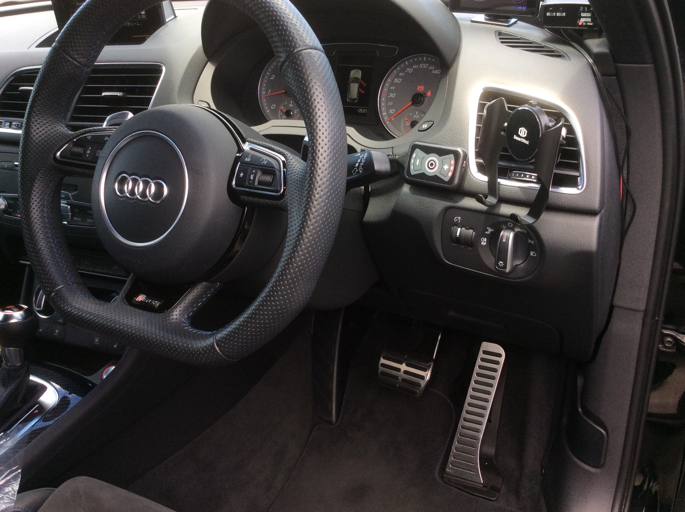 アウディRS Q3 へ スロコン“New PPT ”！そしてVW UPにも☆ | アウディ RSQ3 その他パーツ | スタッフ日記 | コクピット  モリオカ | 車のカスタマイズにかかわるスタッフより