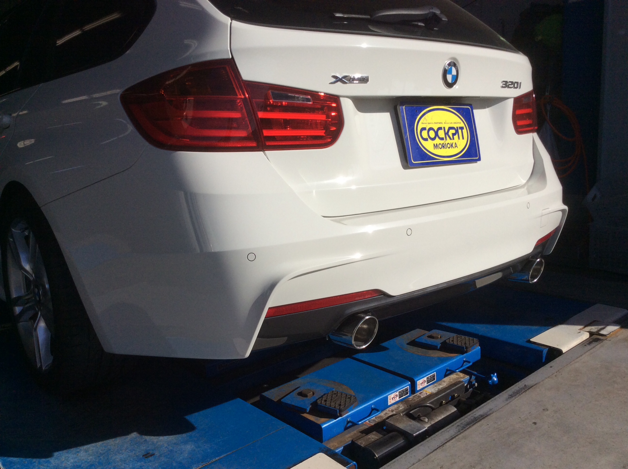BMW F31 320i 」のマフラーを２本出しに交換！ | BMW 3シリーズ 吸