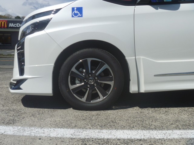 TOYOTA VOXY 車高調＆EDFC取り付け＆インチアップ☆ | トヨタ