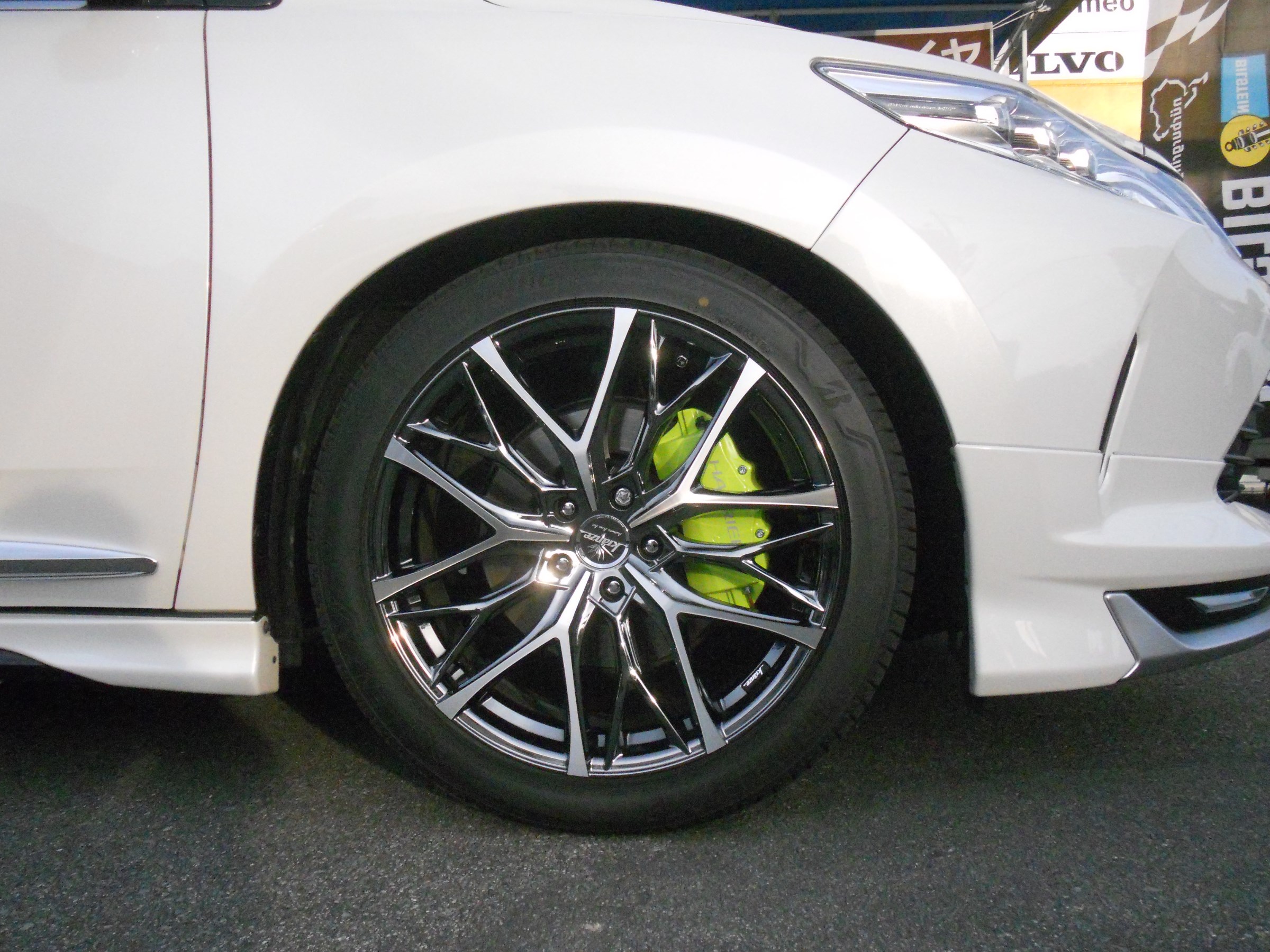 トヨタ ハリアー後期 タイヤ＆ホイール TPMS ～ | スタッフ日記