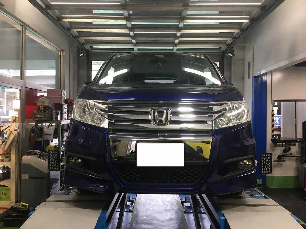 ホンダ ステップワゴンrk型タイヤ交換 四輪アライメント調整 ホンダ ステップワゴン タイヤ ホイール 4輪トータルアライメント測定 調整 スタッフ日記 コクピット コジマ 車のカスタマイズにかかわるスタッフより