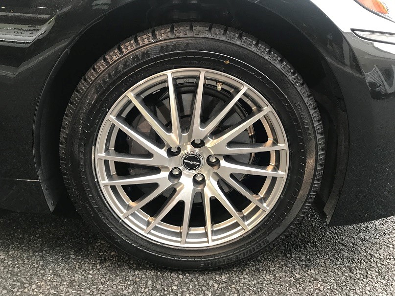 LEXUS LS スタッドレスセット装着 | レクサス LC500h タイヤ