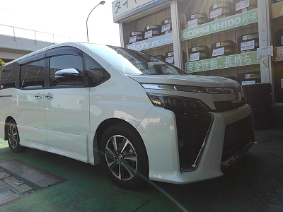 ヴォクシーZRR85W（4WD）をローダウン | トヨタ ヴォクシー 足