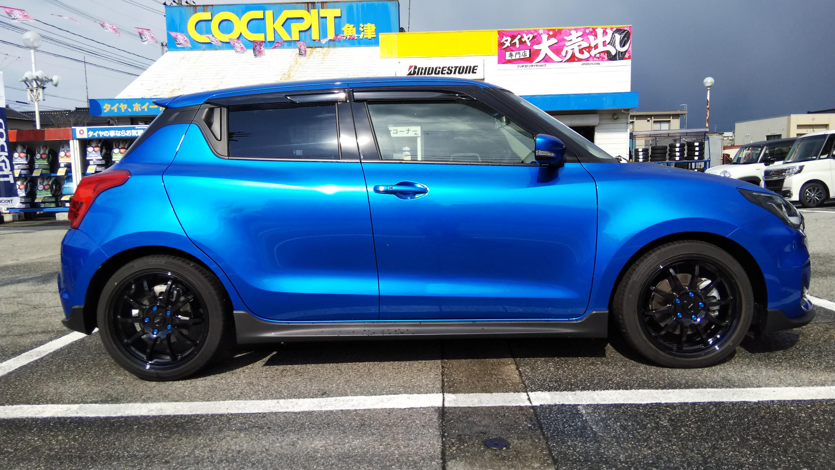 色使いがイイ感じ | スズキ スイフトスポーツ ホイール タイヤ