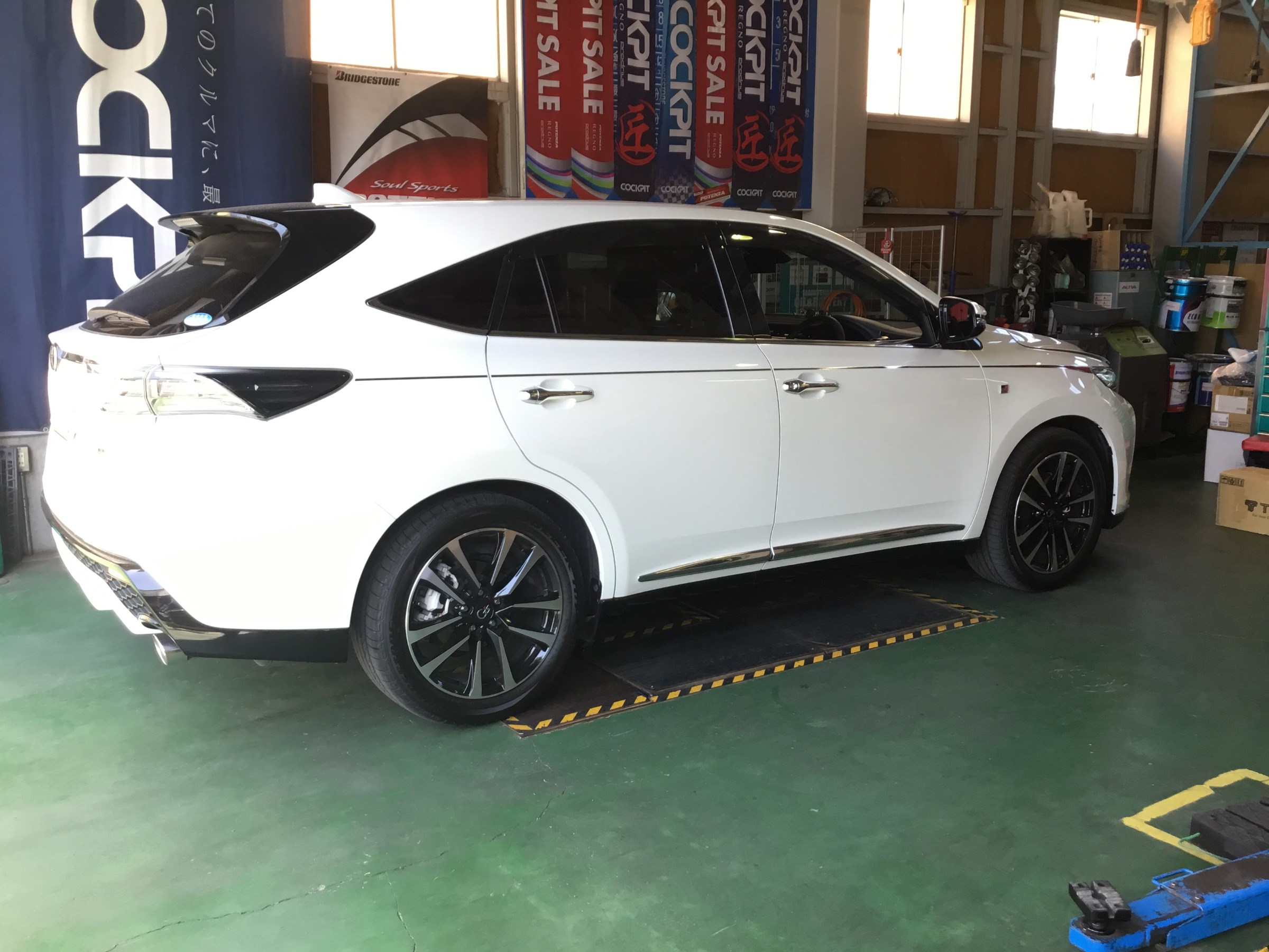☆ZSU65WハリアーGRスポーツ☆車高調+アルパイン リフトアップ3ウェイ