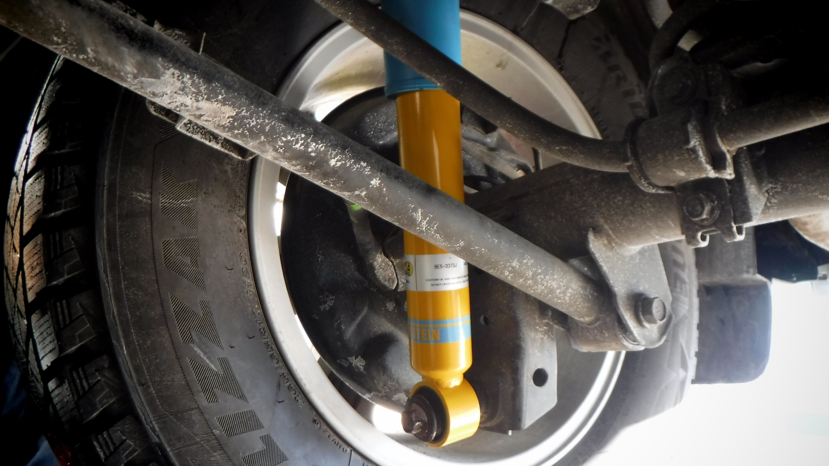 BILSTEIN B6 キット取付＆4輪アライメント作業 ／ トヨタ
