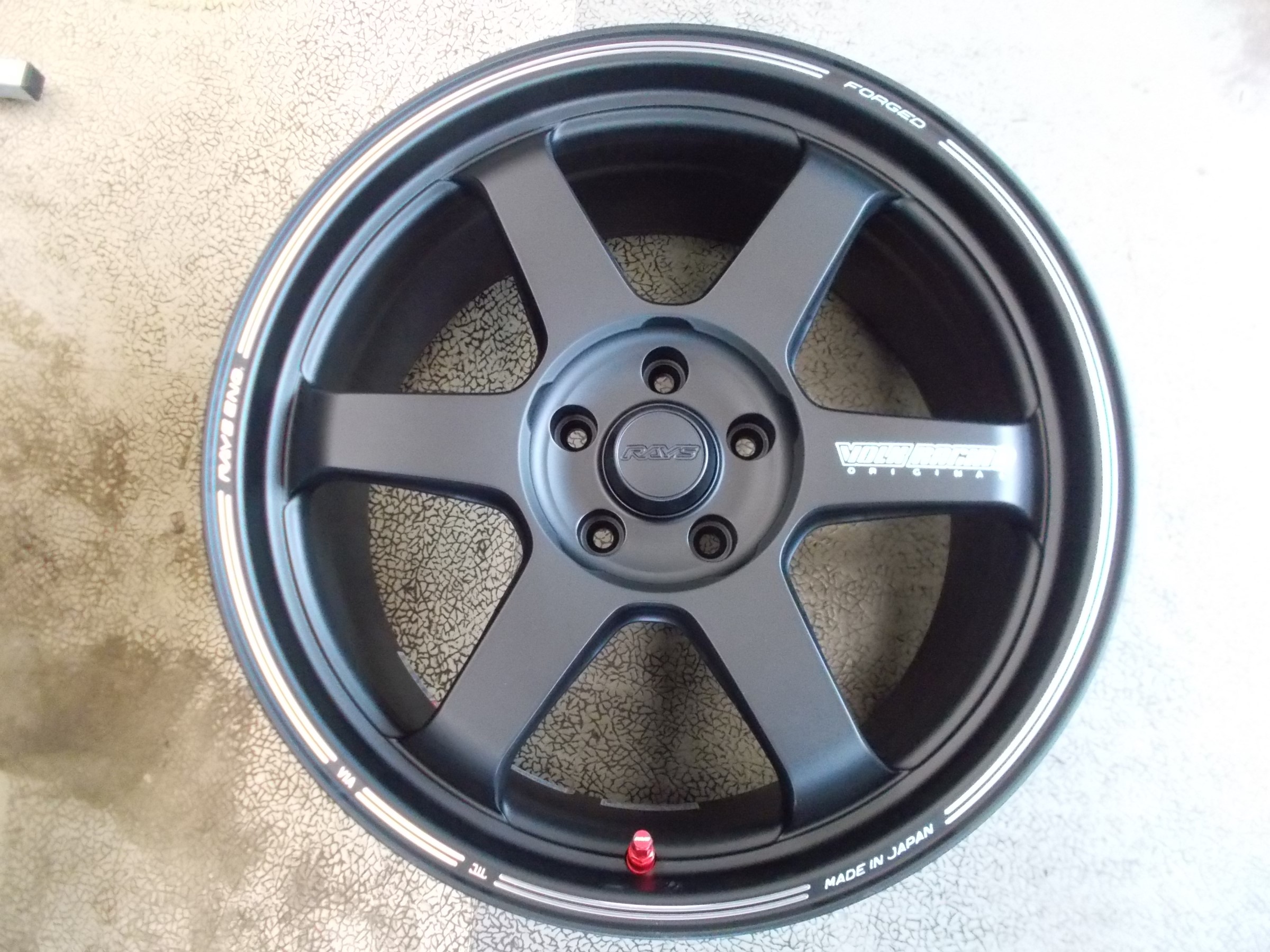 WRX STI レイズ製19インチアルミホイール「TE37 ウルトラ