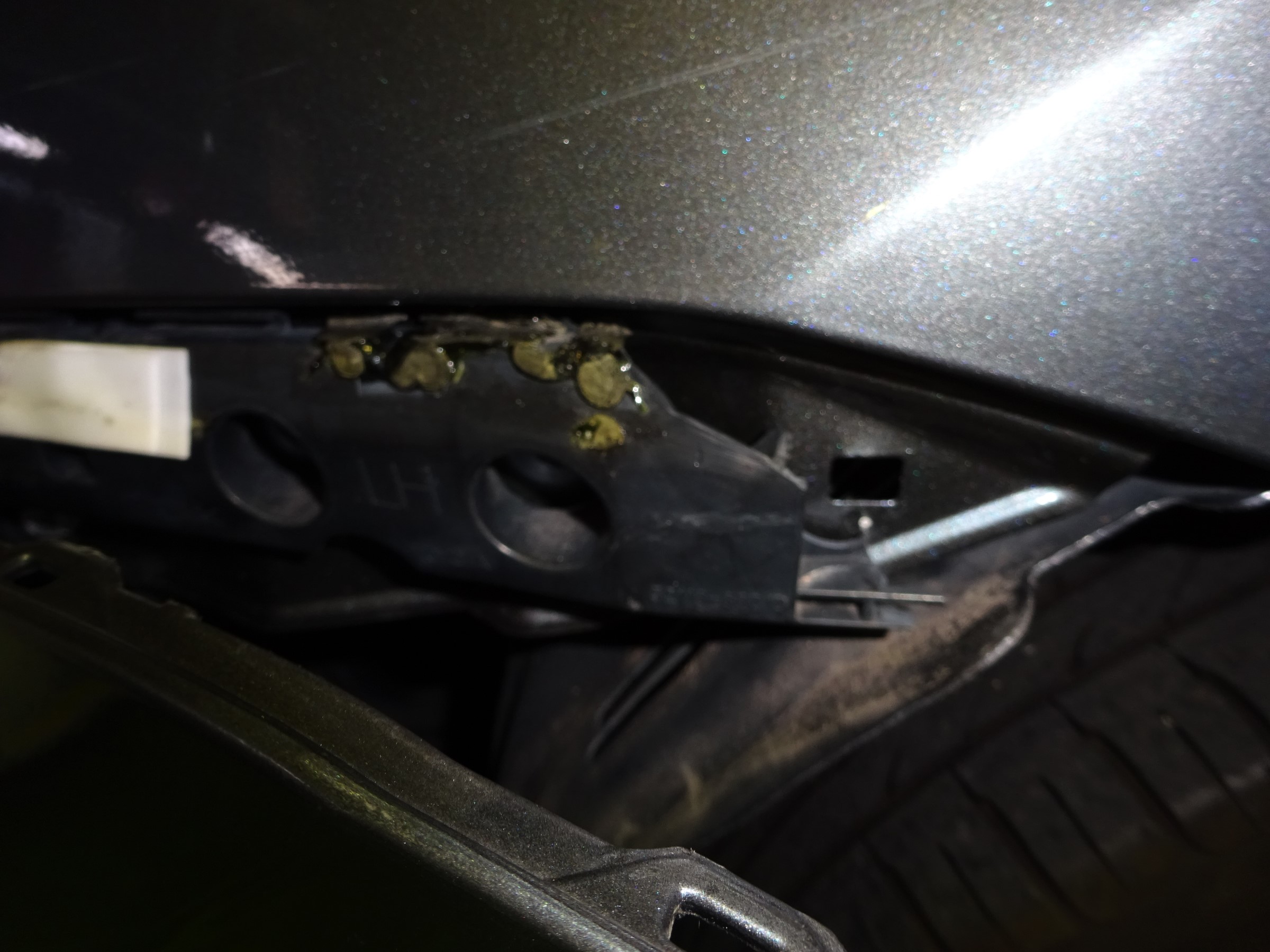 バンパーサポート交換 トヨタ ヴィッツrs G S その他パーツ Staff日記 コクピット さつま貝塚 車 のカスタマイズにかかわるスタッフより