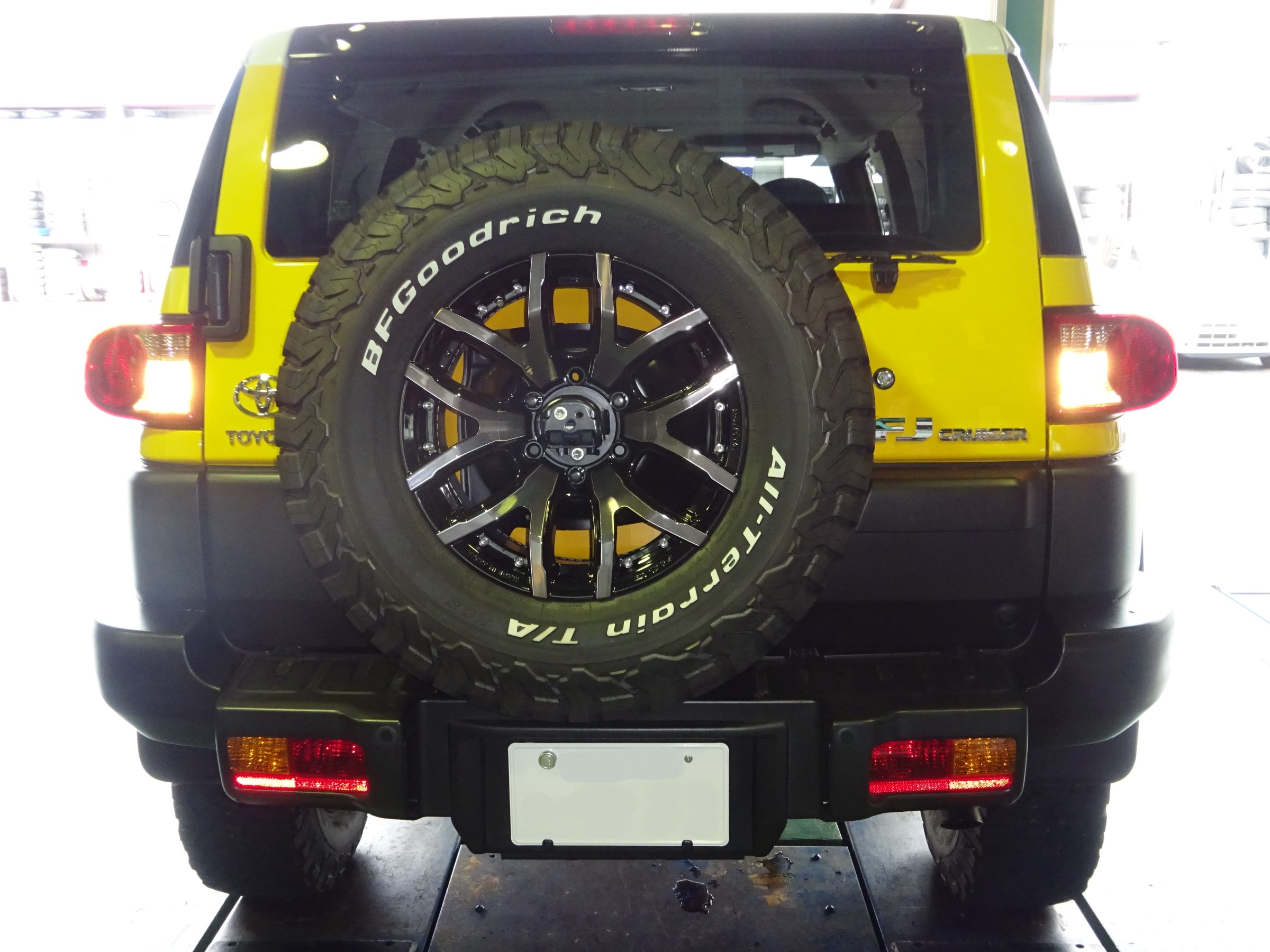 FJクルーザーにJAOSバックランプ装着 | トヨタ FJクルーザー HID・LED